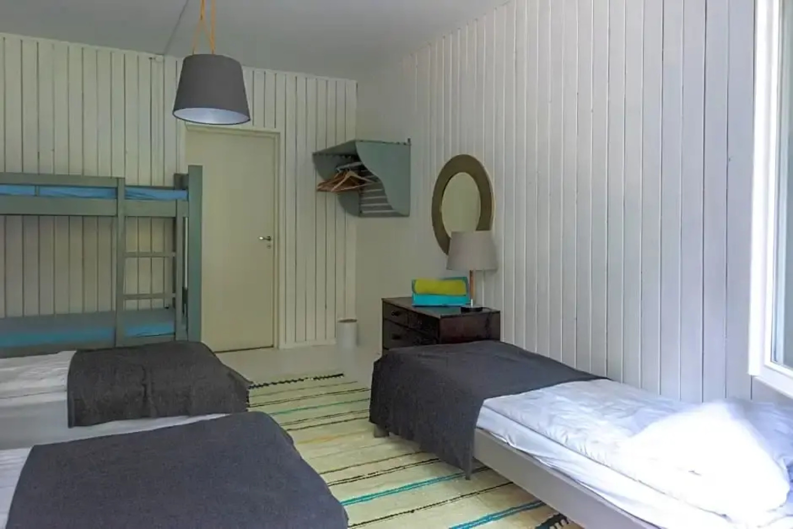 Saarj¿e puhkemaja tuba koos hommikus¿¿giga