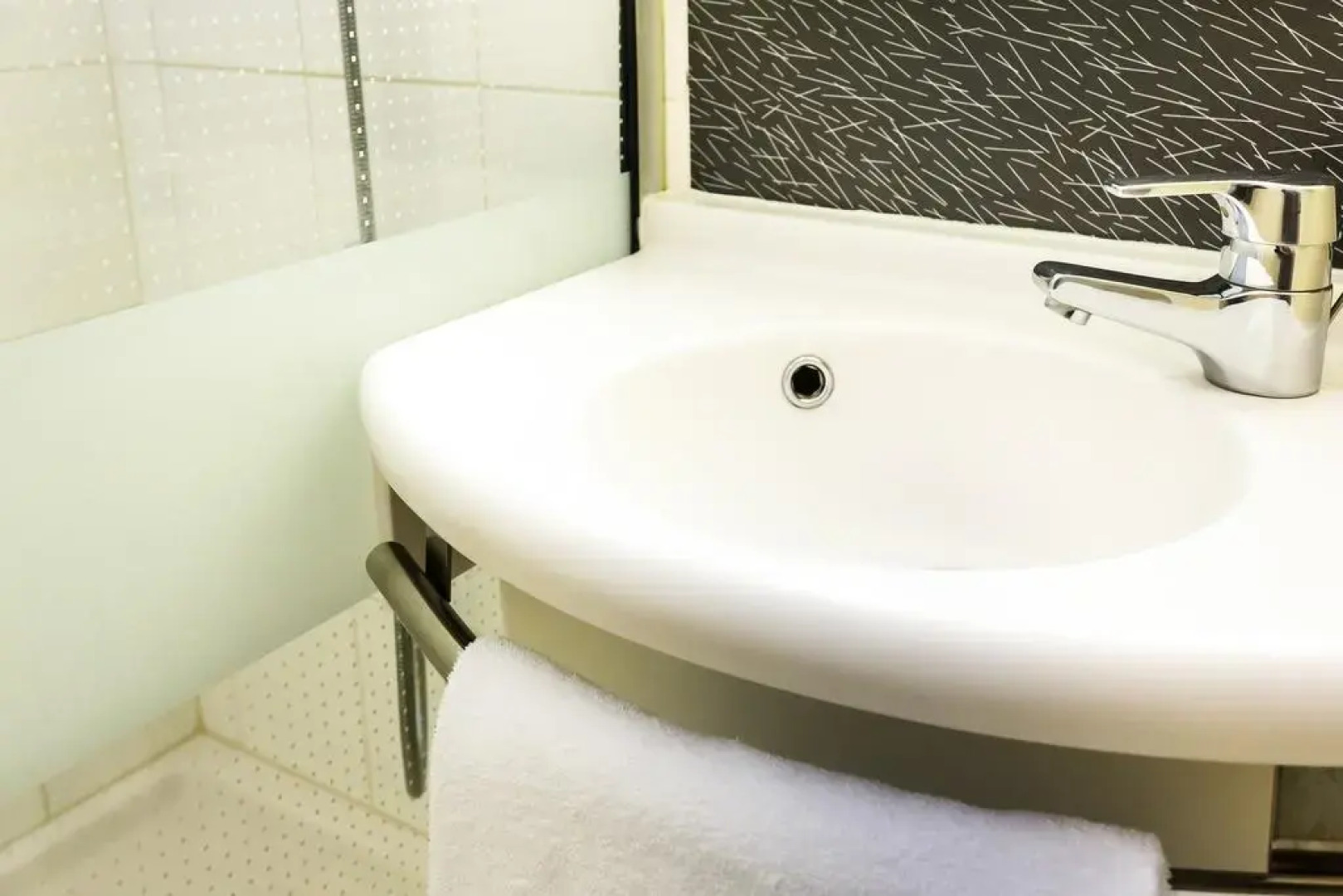 ibis Dieppe Val Druel