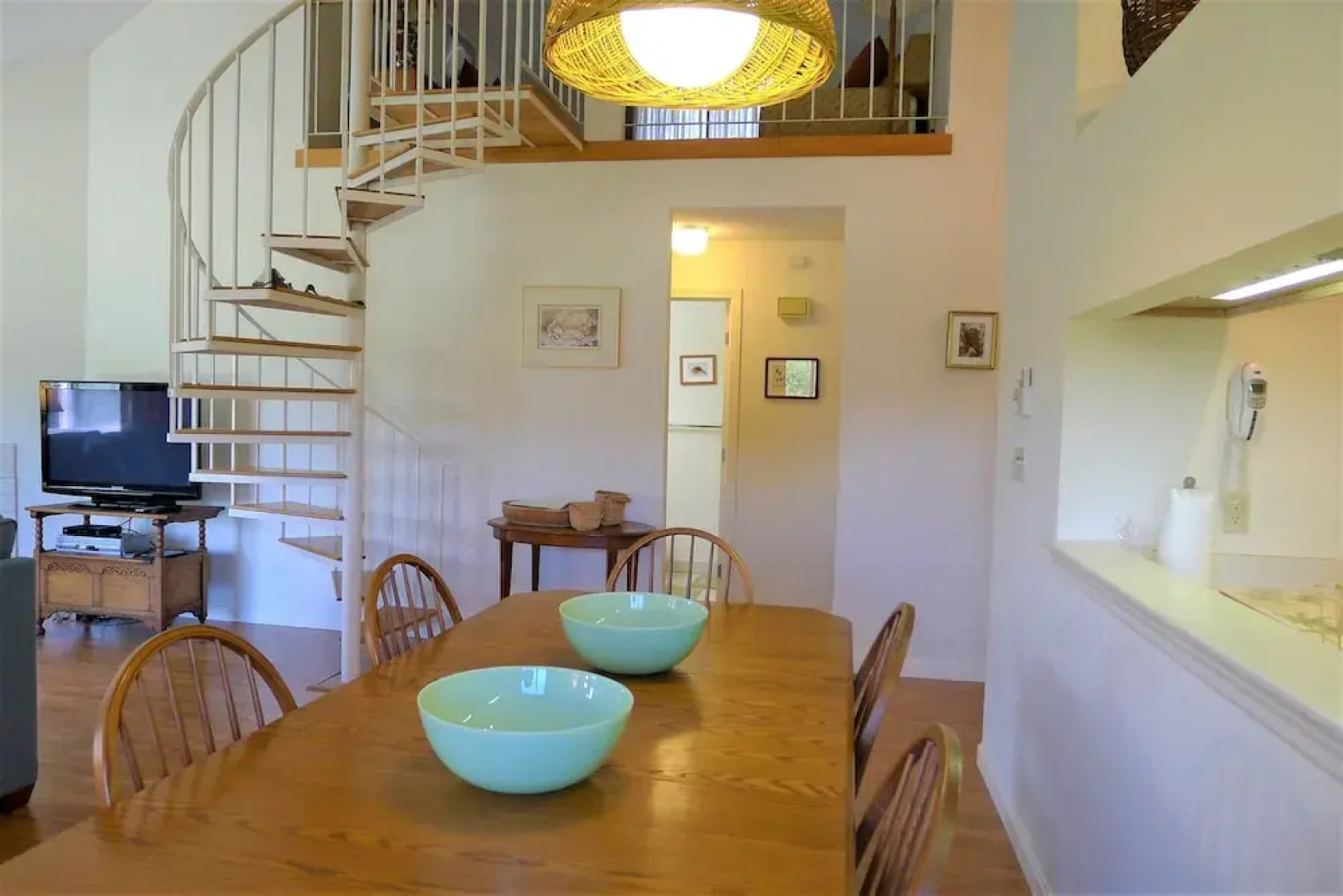 69 Middlecott - 2 Bedroom Condo