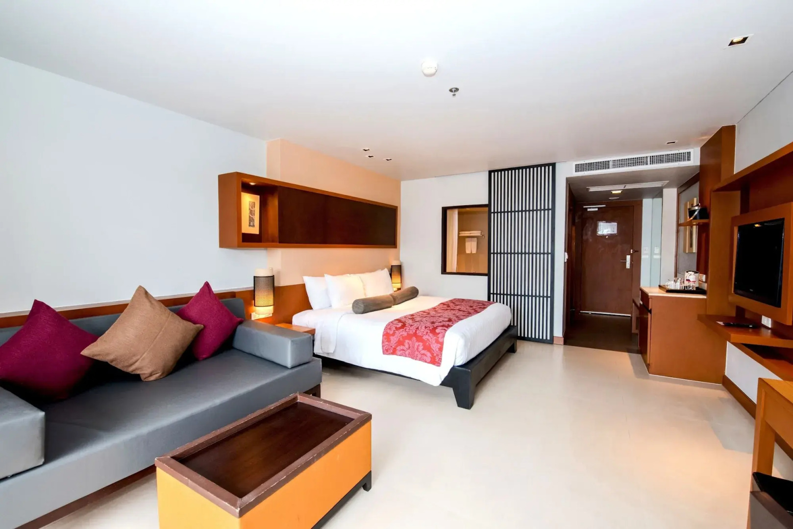 Отель ASHLEE Hub Hotel Patong