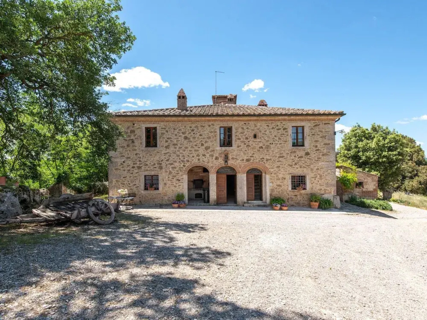 Secluded Apartment in Rapolano Terme with Garden