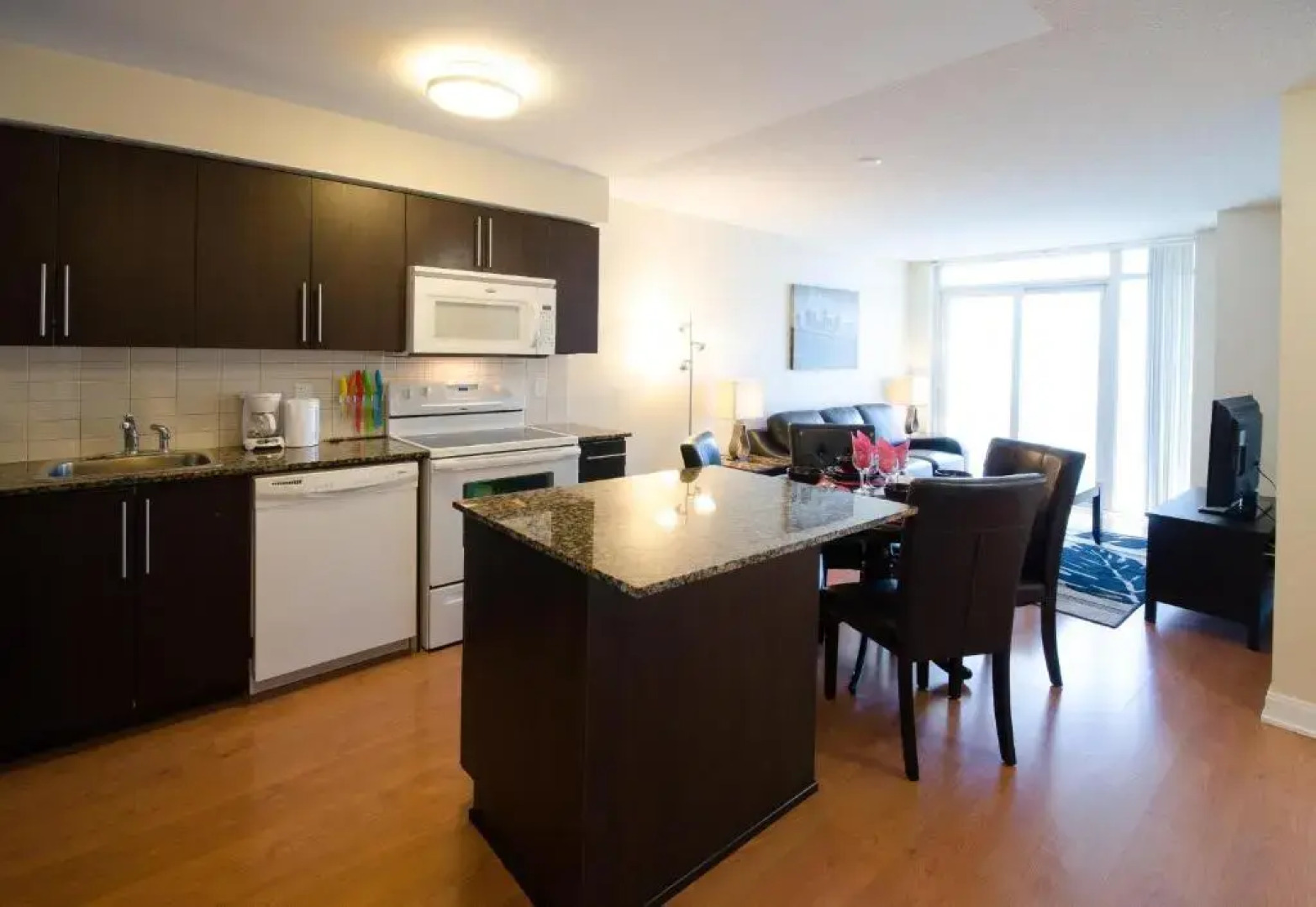 Royal Stays Furnished Apartments - Square One