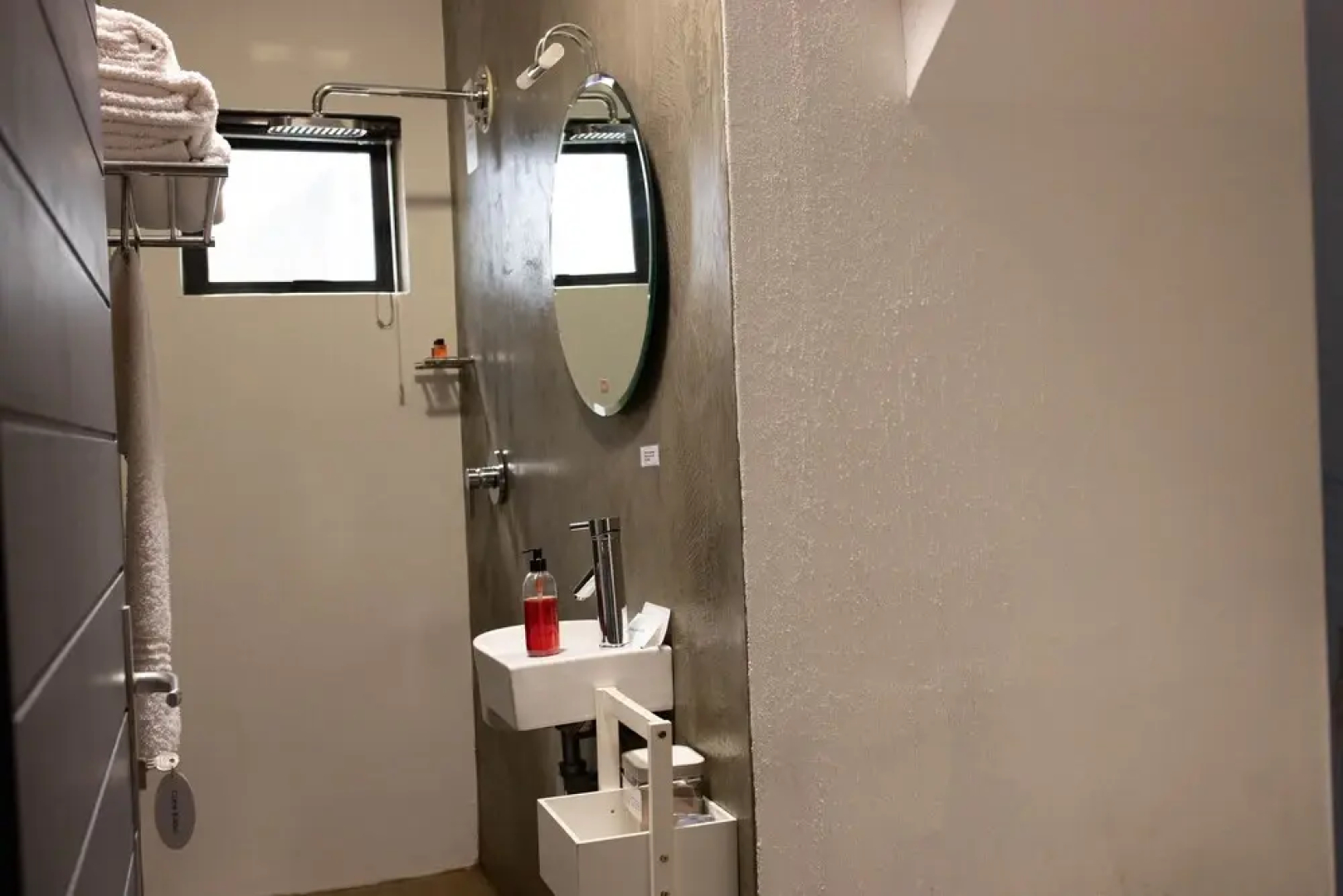 Stay at Friends (Guest house)