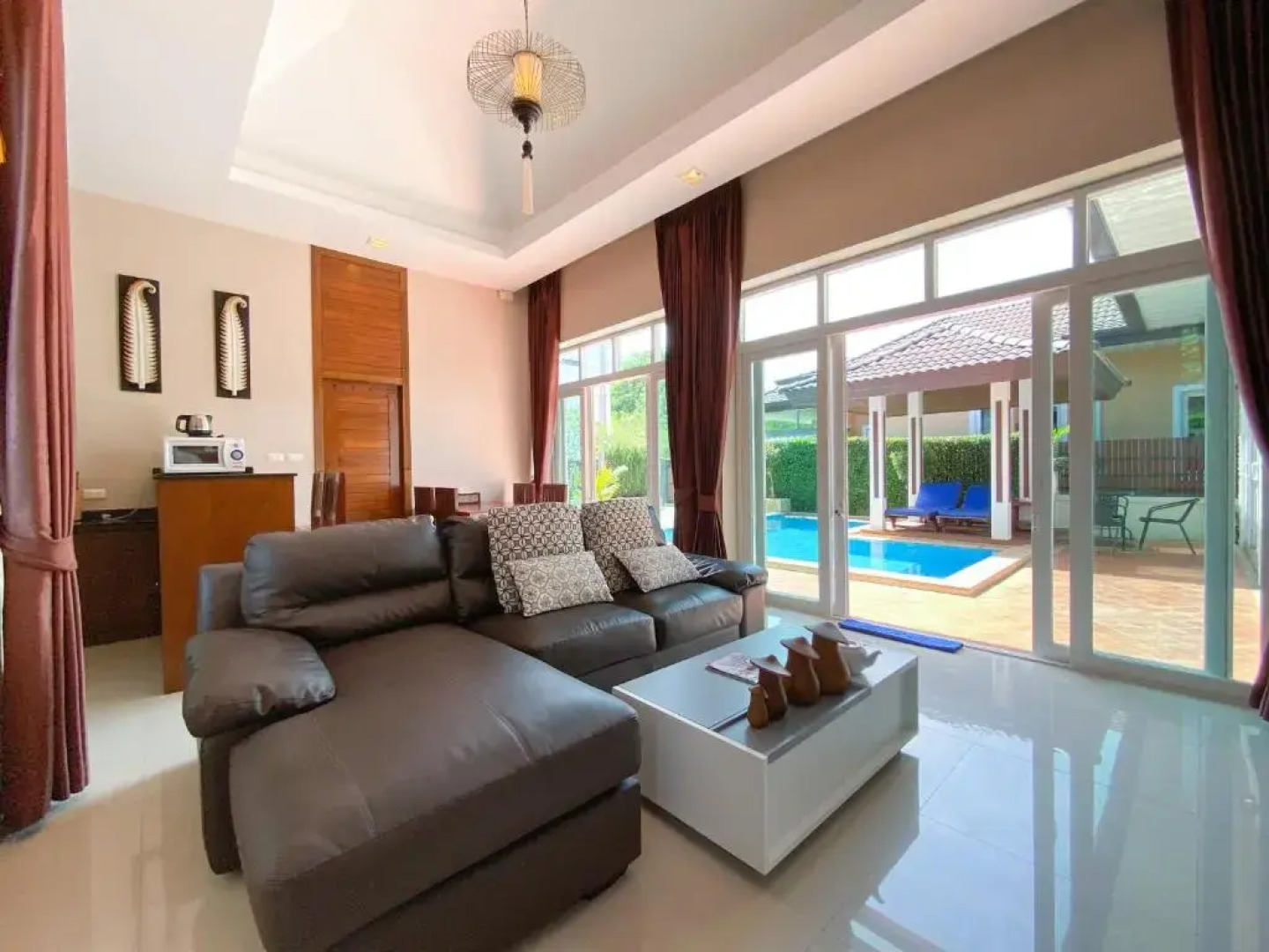 Rawai Private Villas - Pool and Garden