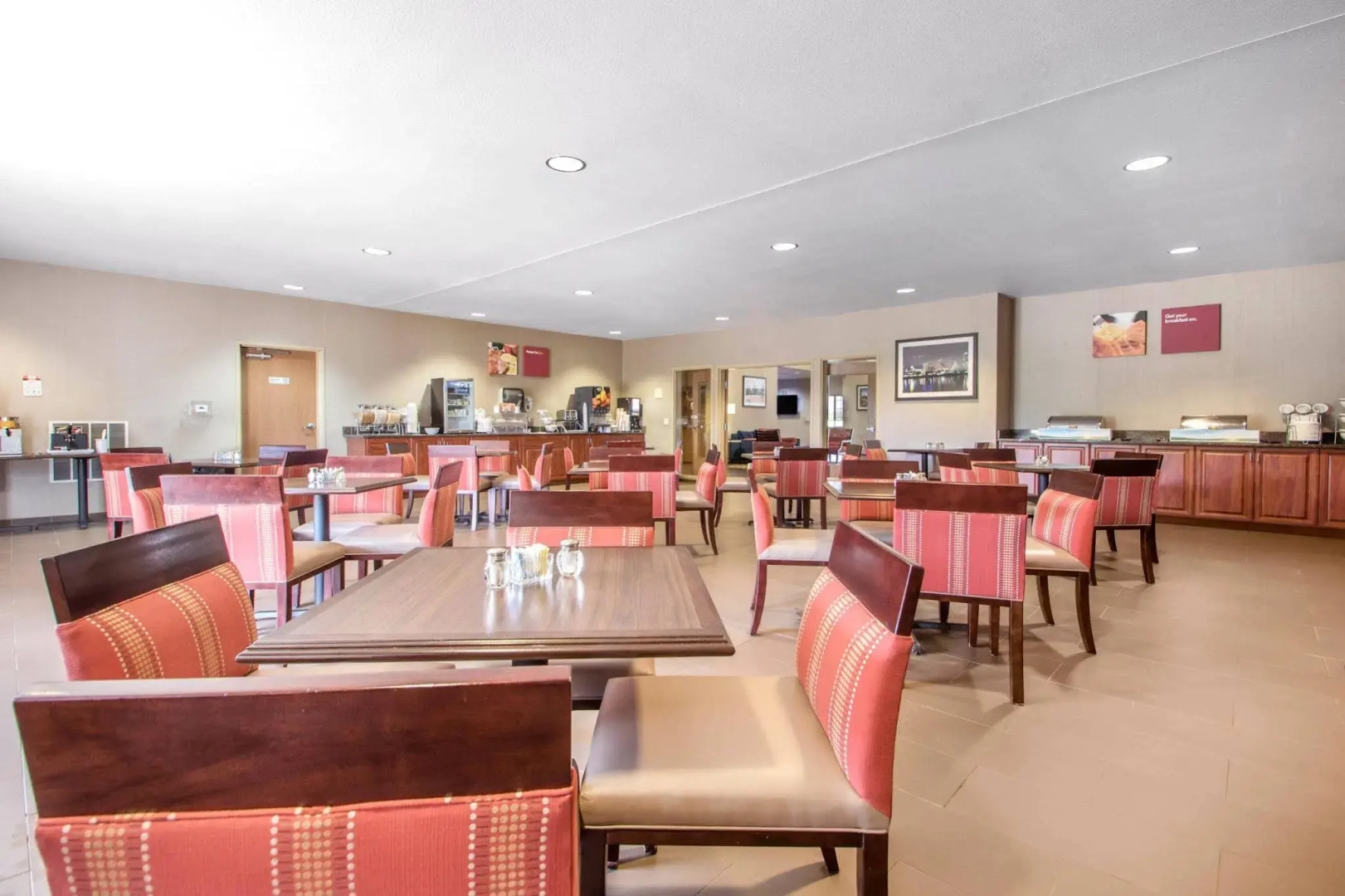 Comfort Suites Johnson Creek Conference Center