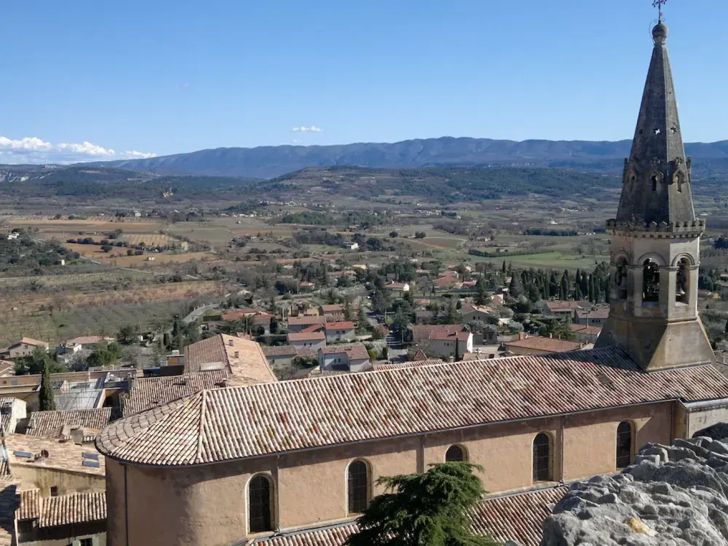 Cozy Villa in Menerbes with Swimming Pool