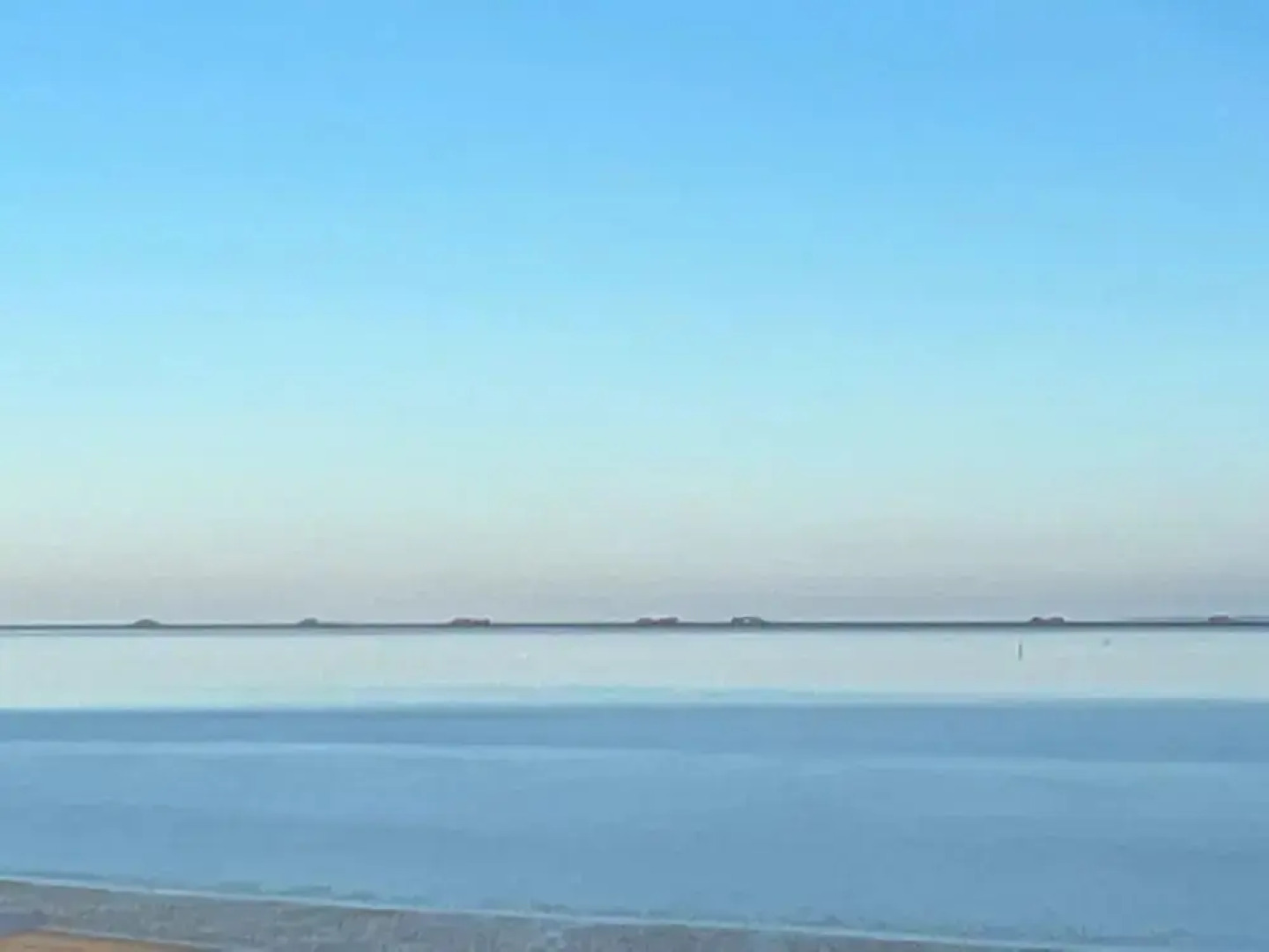 Penthouse by North Sea With Pool and Sauna