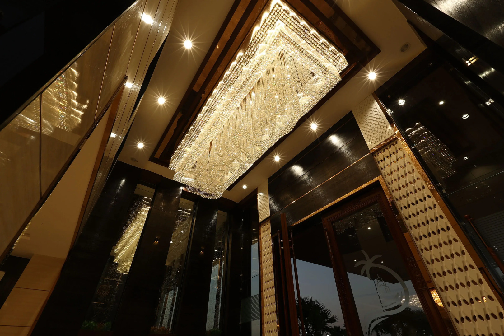 Krishna Hotel And Resort