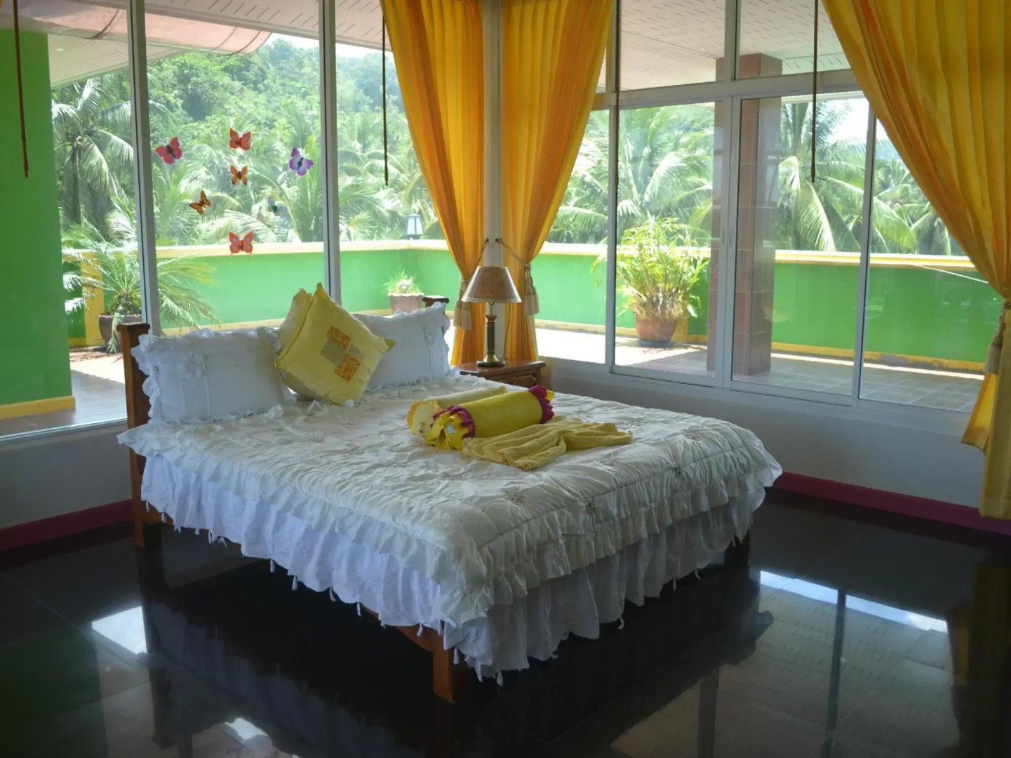 Sairougn Seaview Hotel