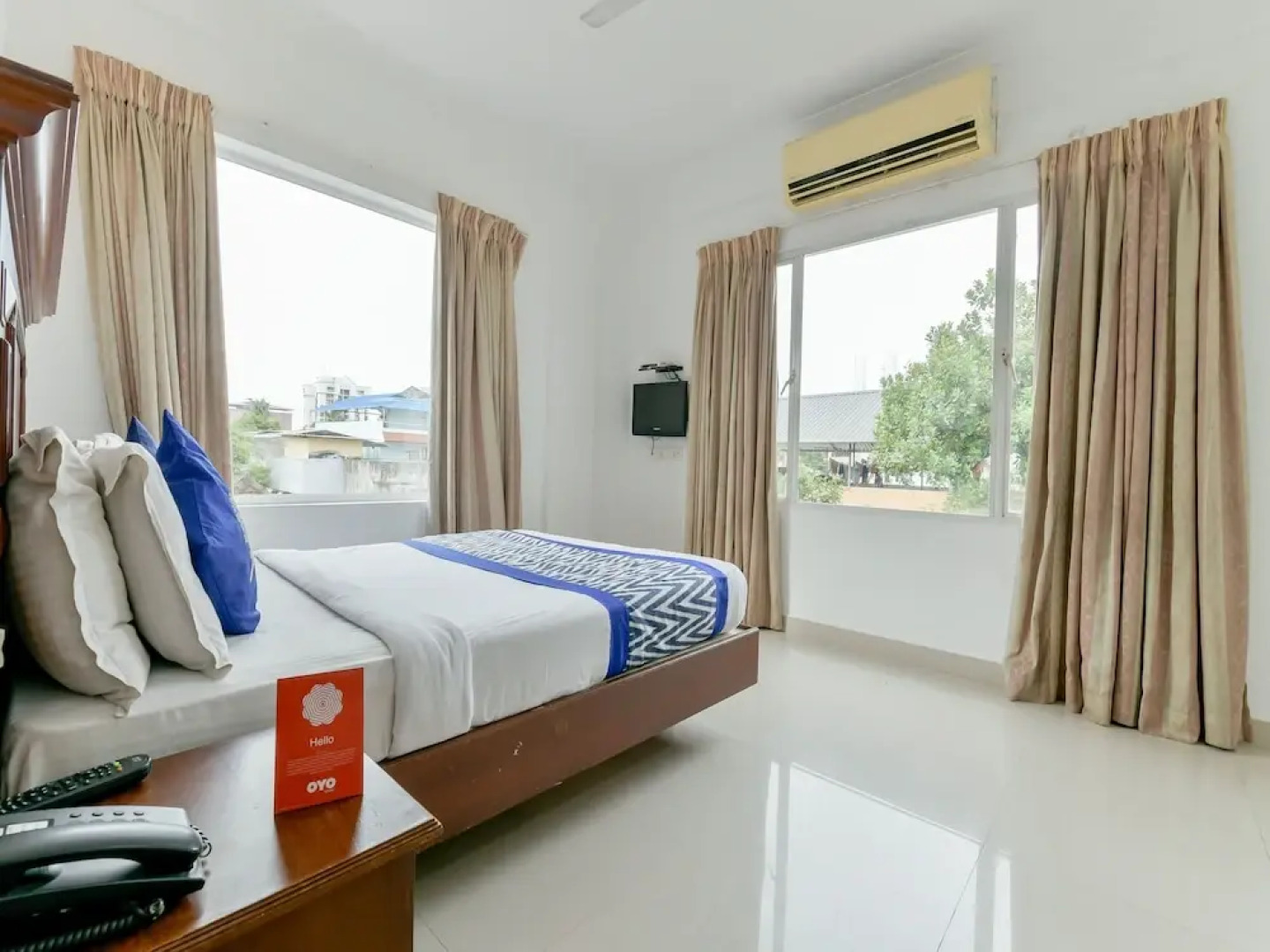 Capital O 15460 Centre Point