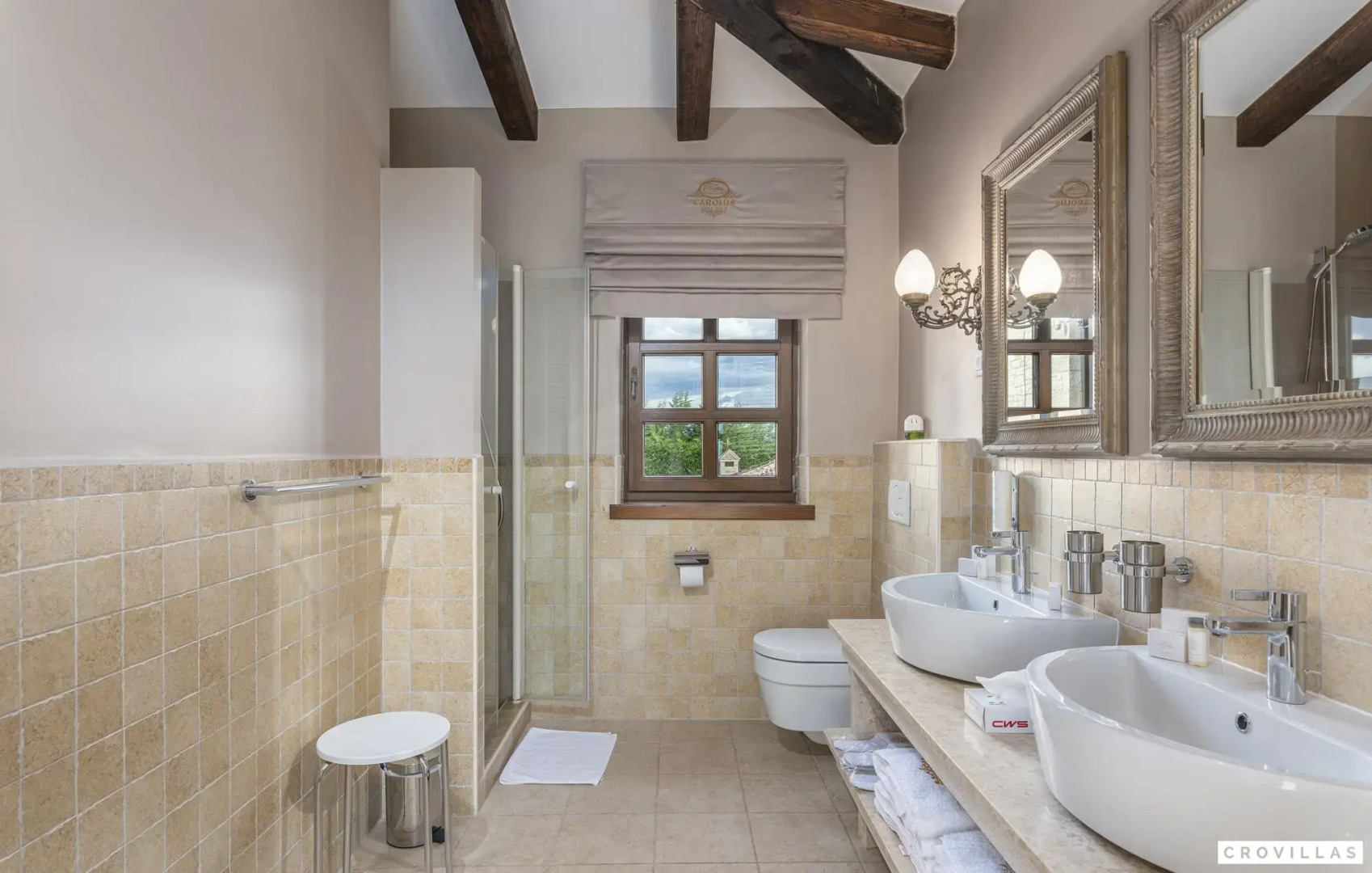 Carolus in Barat with 5 bedrooms and 5 bathrooms