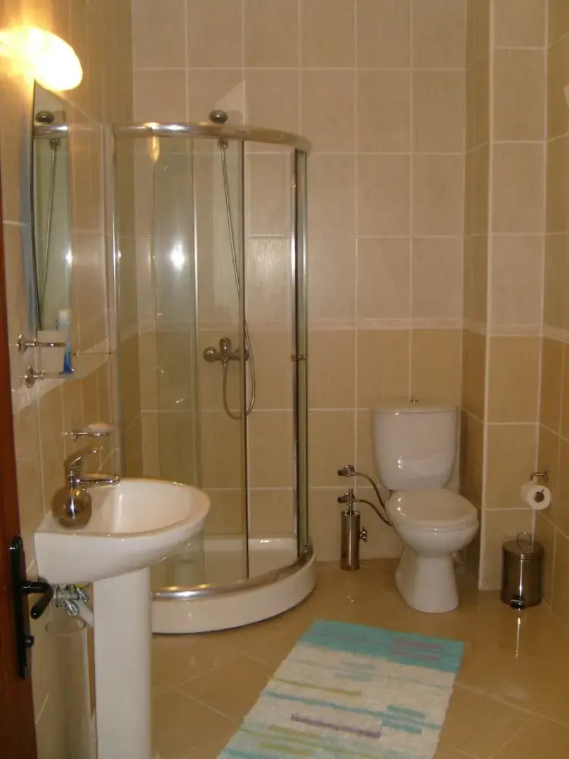 Important Group Villa Amber