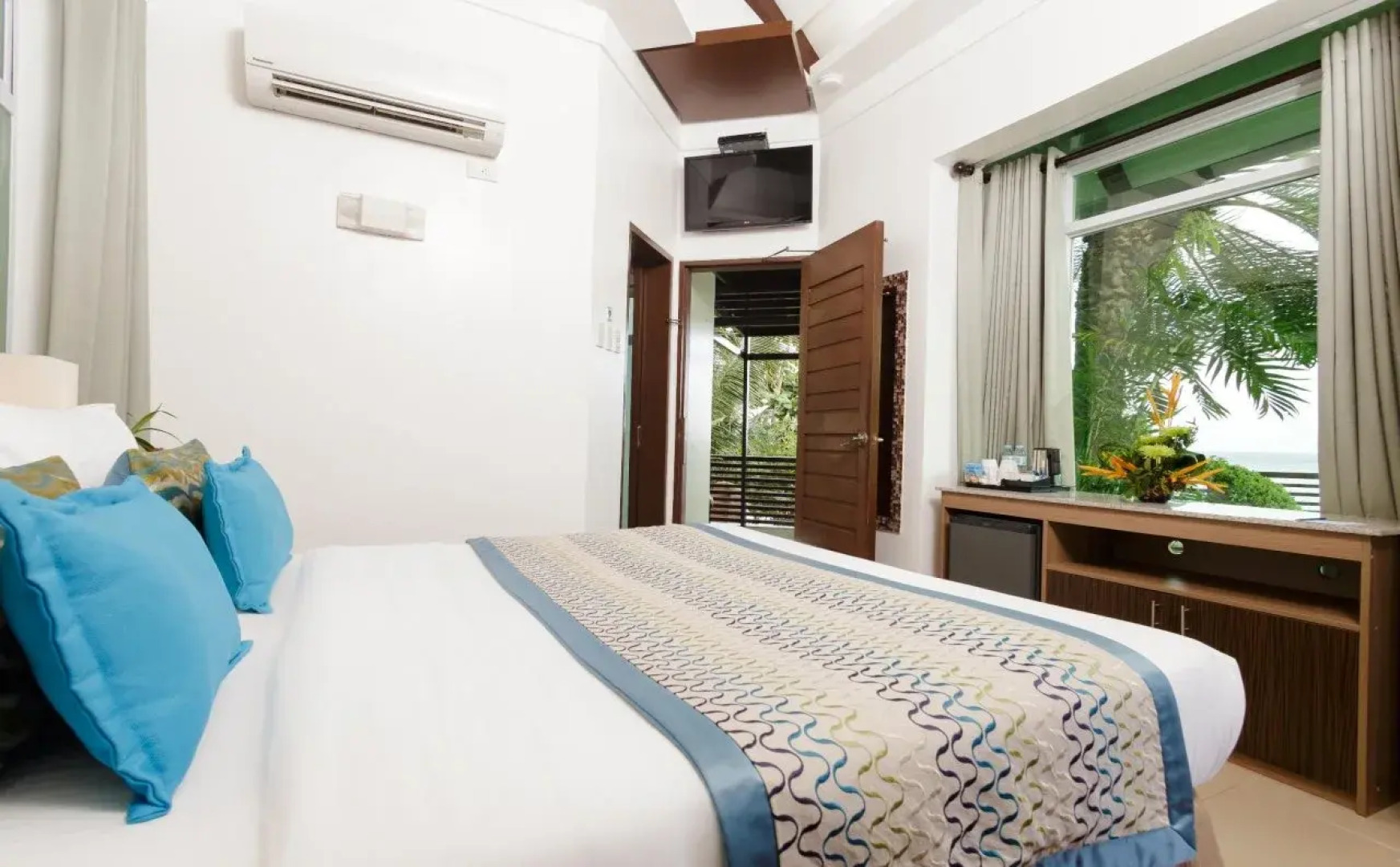 Acuatico Beach Resort