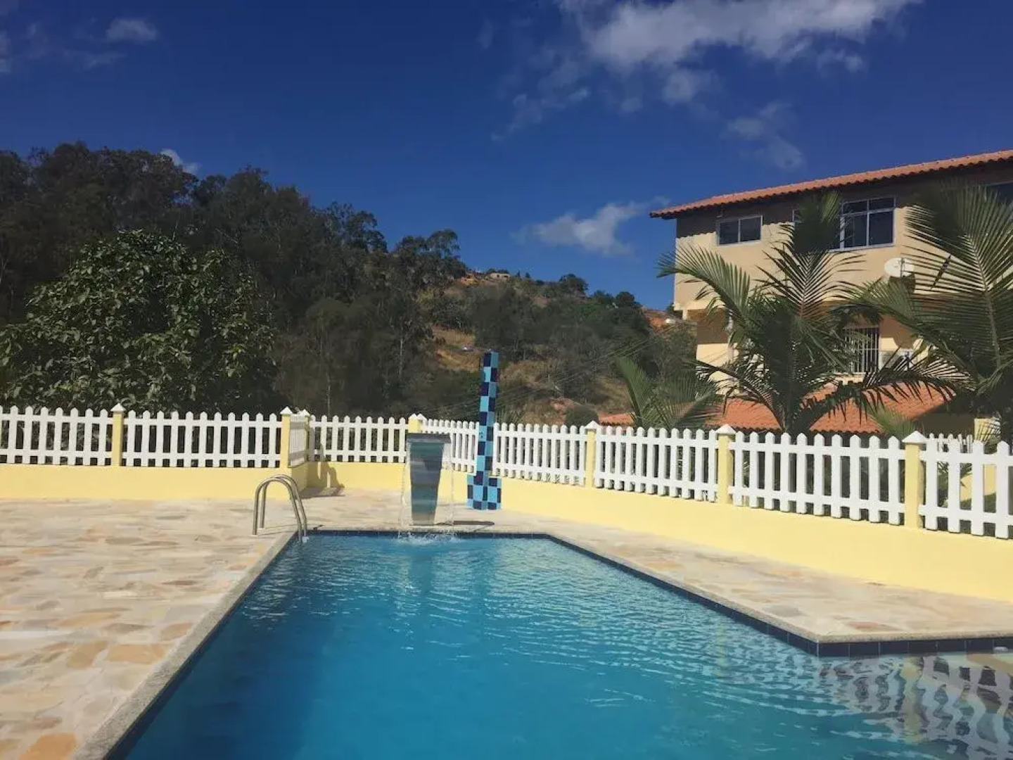 Pousada Marinho Society