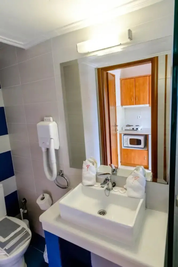 Akti Hotel & Apartments