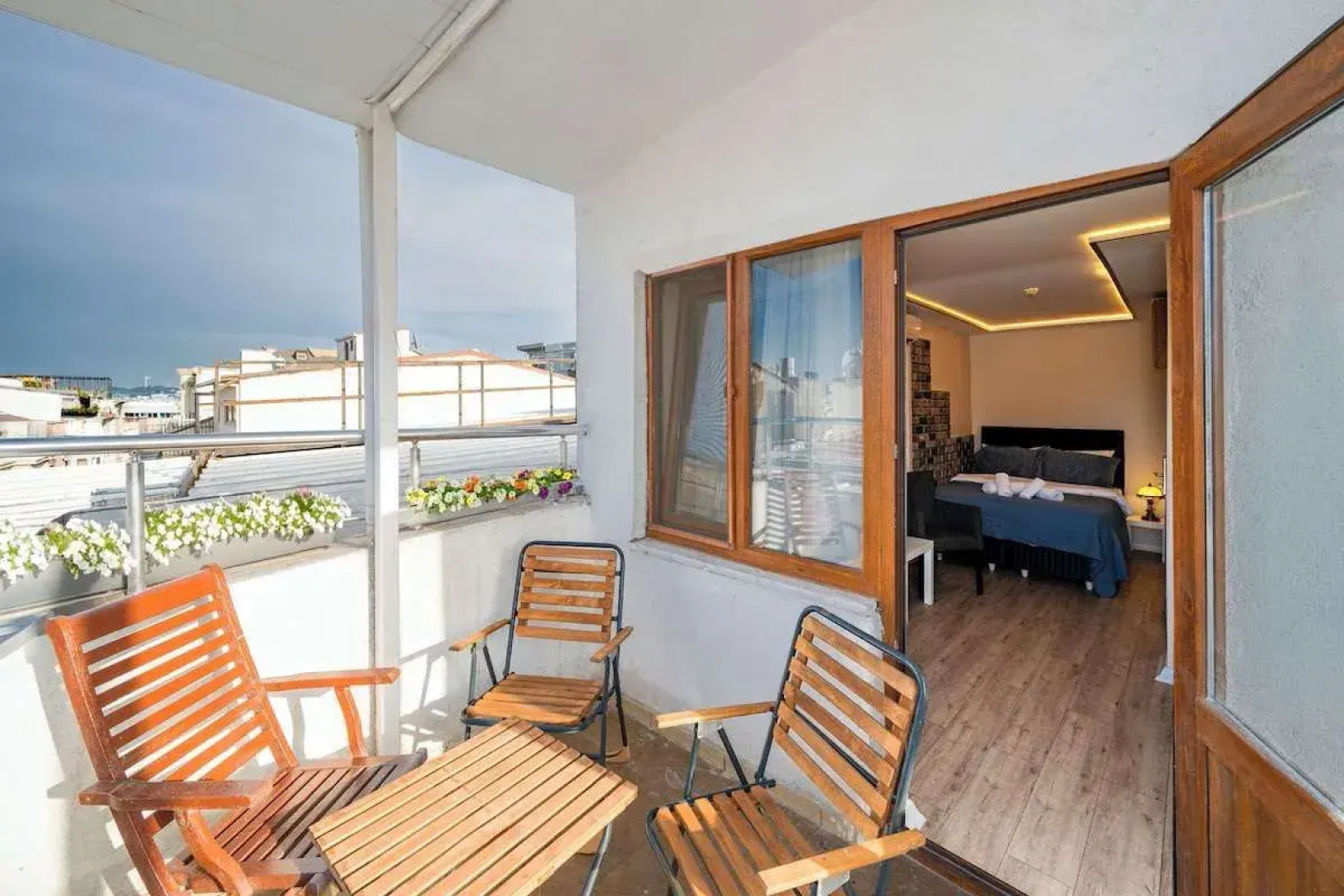 Aiza Suites