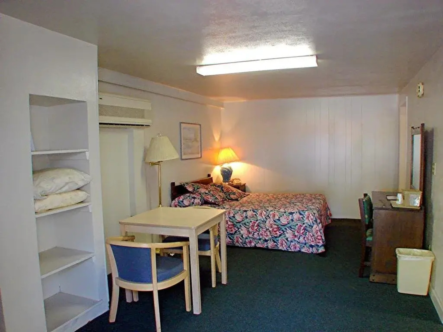 Azure Hills Inn & Suites