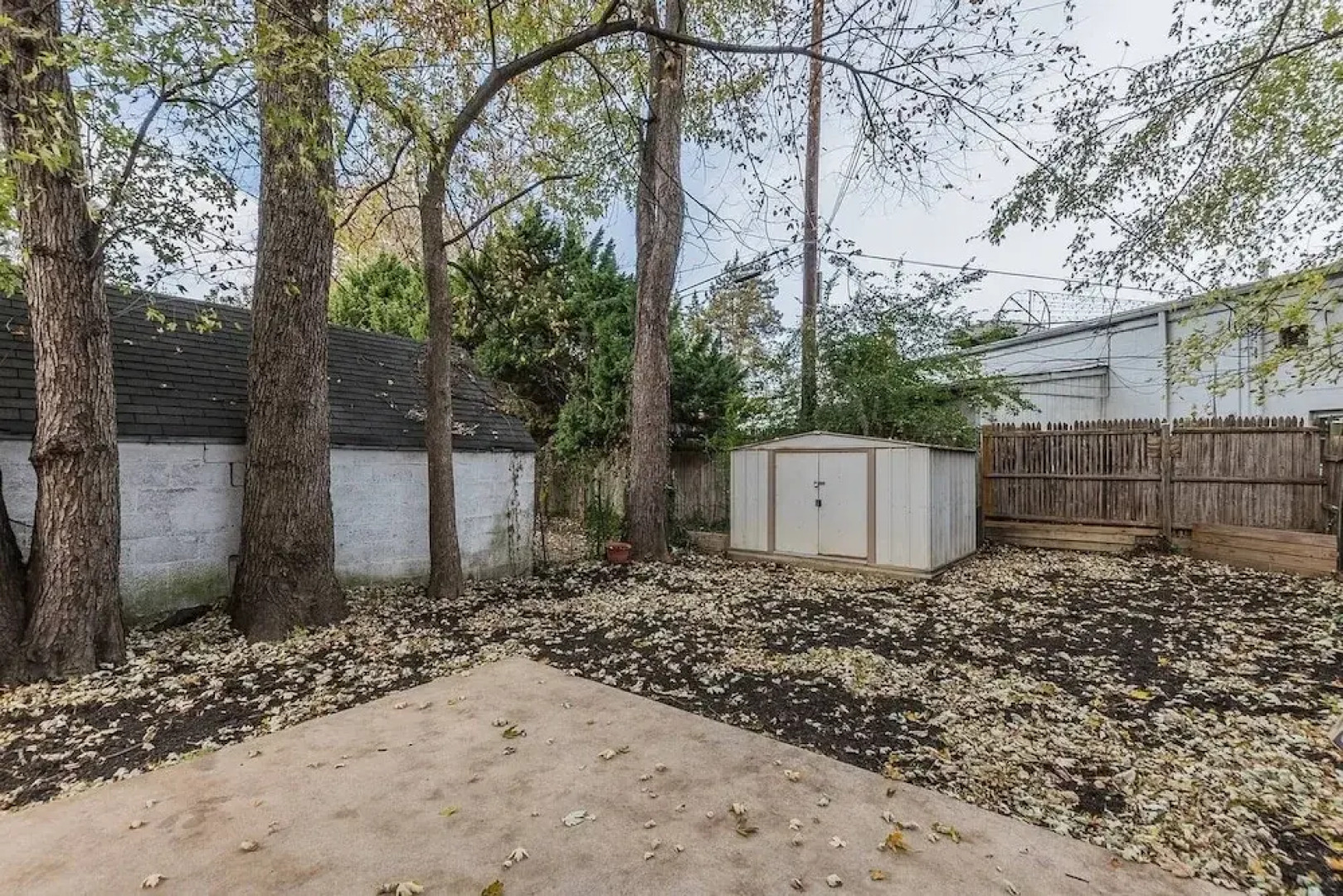 Gorgeous House with Pool Table 1 block to metro