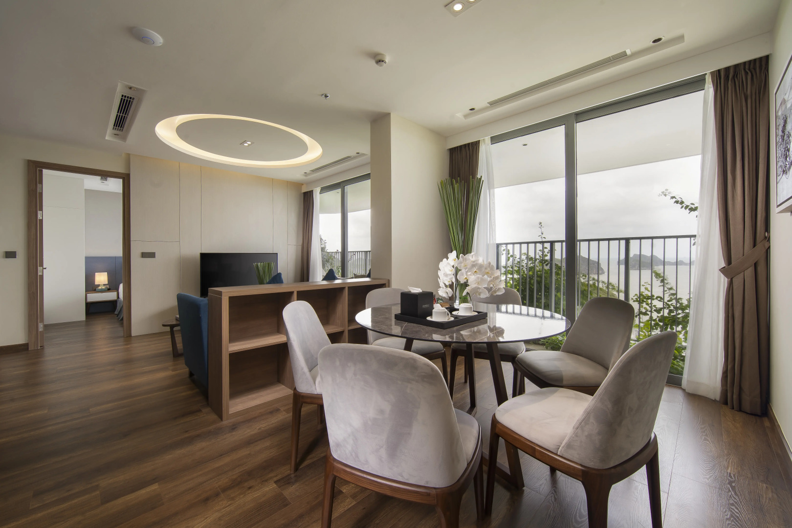 Курортный отель Flamingo Premium Cat Ba Beach Resort