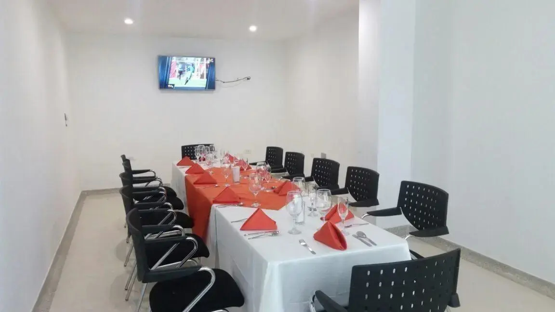 Hotel Titanium Plaza