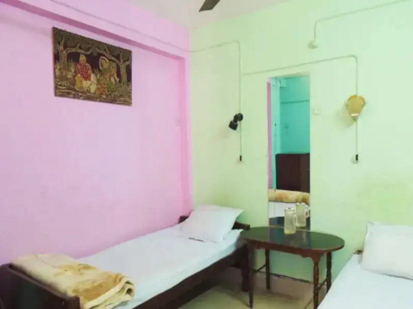 Hotel Paying Guest
