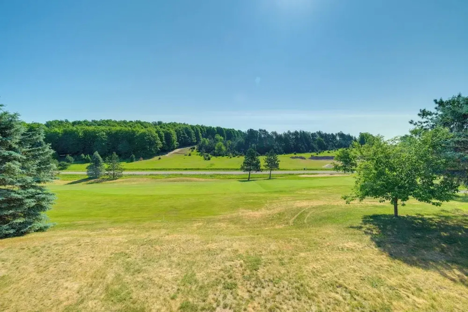 Beautiful Bellaire Home w/ Amenities, 4 Mi to Lake