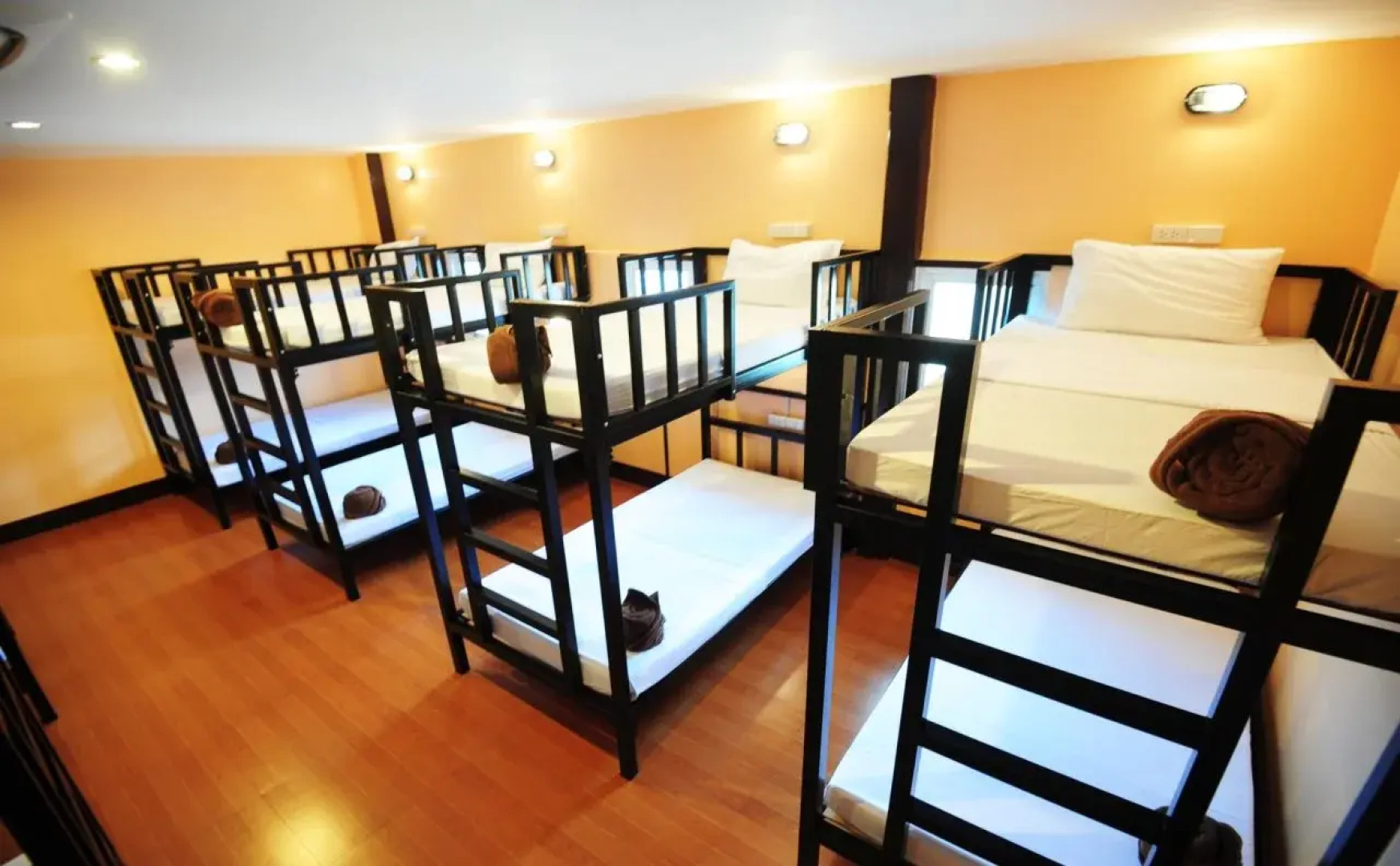 Twin Palms hostel Phi Phi