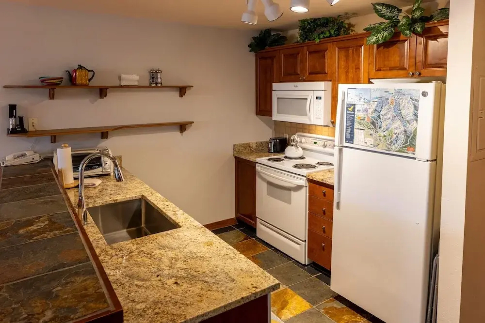 3402 - One Bedroom + Den Deluxe Powderhorn Lodge 1 Condo by RedAwning