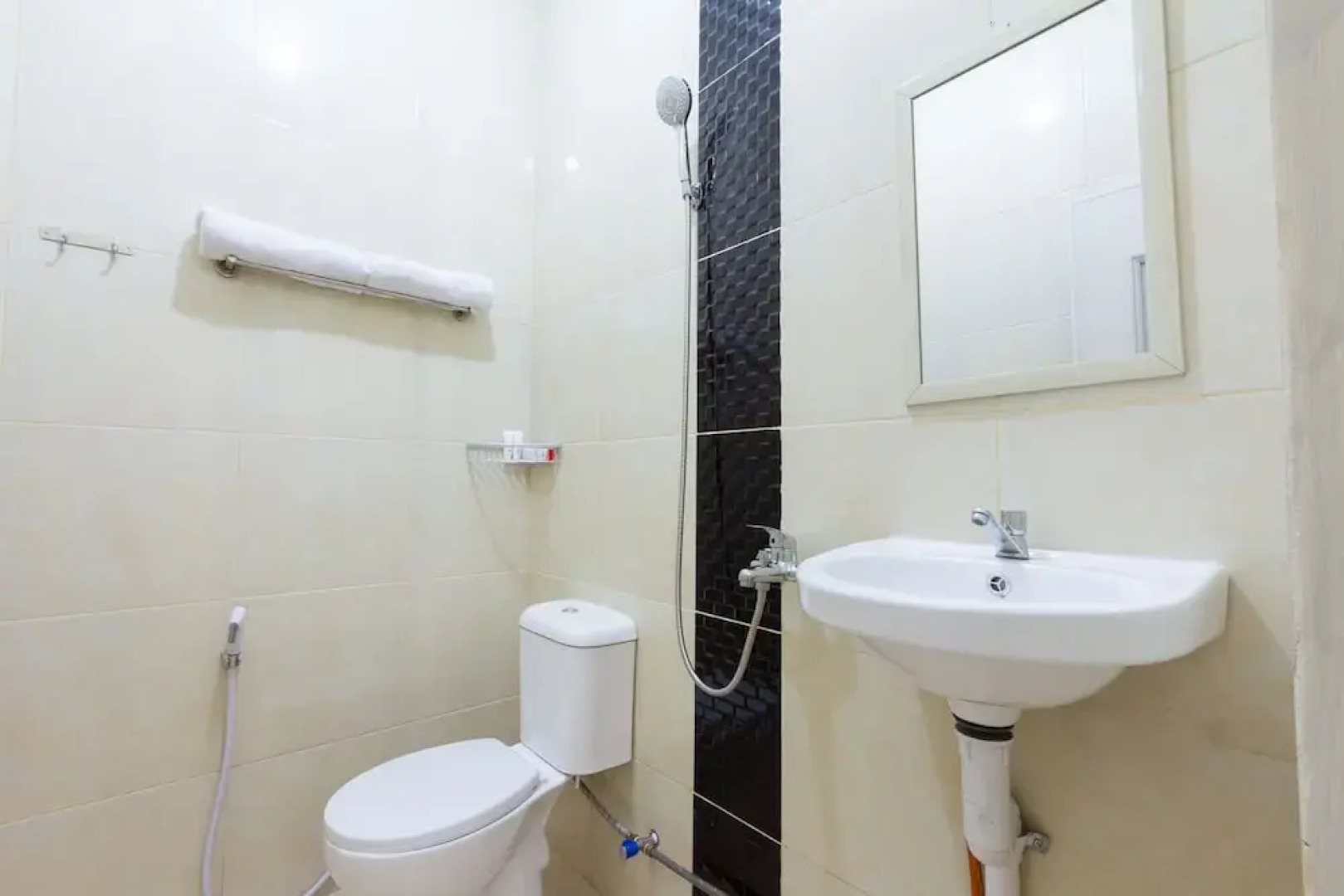 Hotel O Yogyakarta near Universitas Gadjah Mada formerly Sellinas Guesthouse