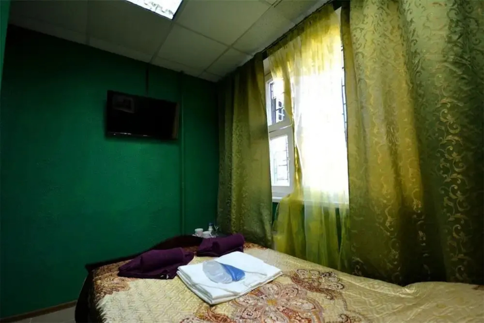 Часы Бунинская аллея