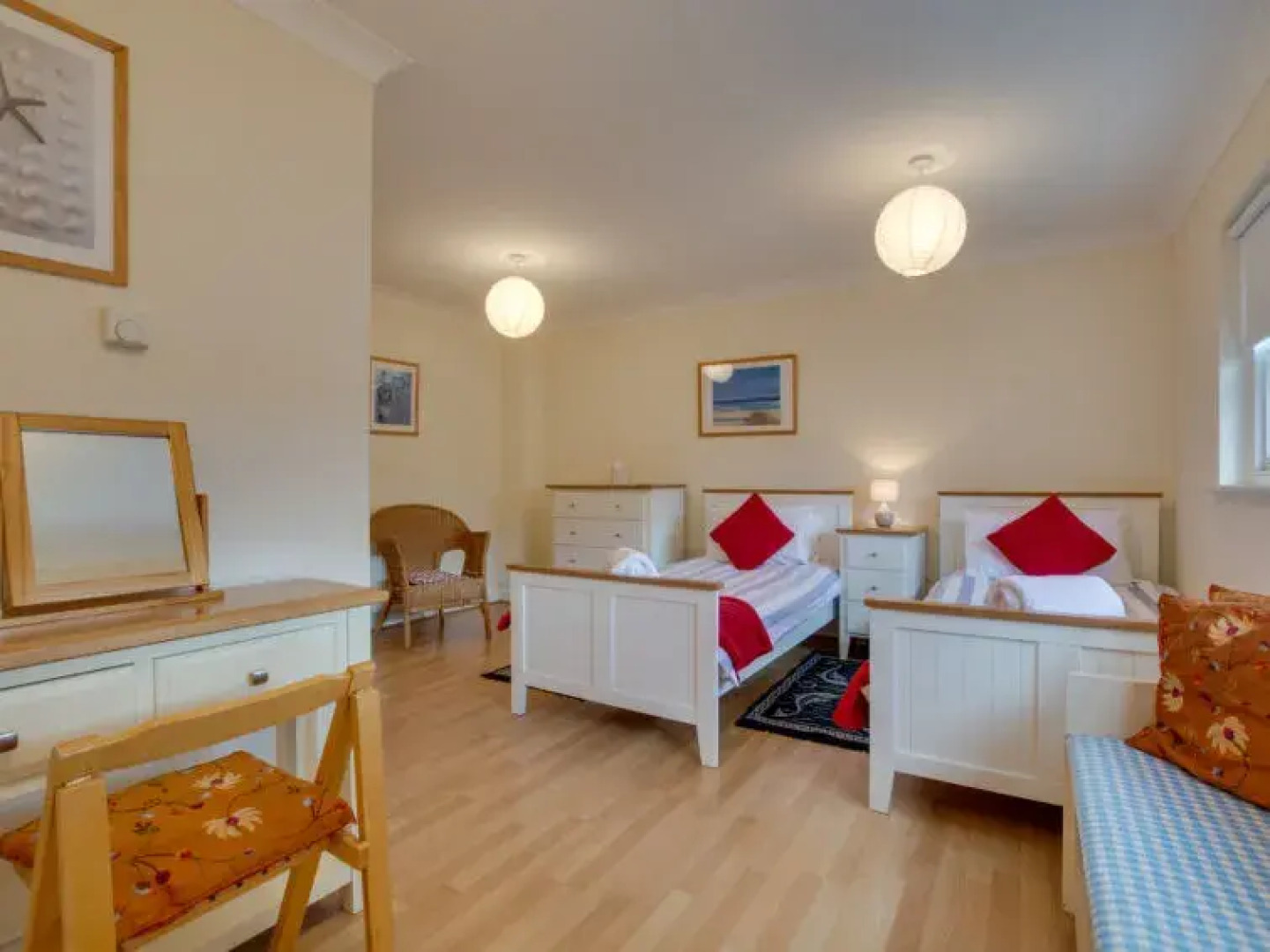 Holiday Home Whitepost