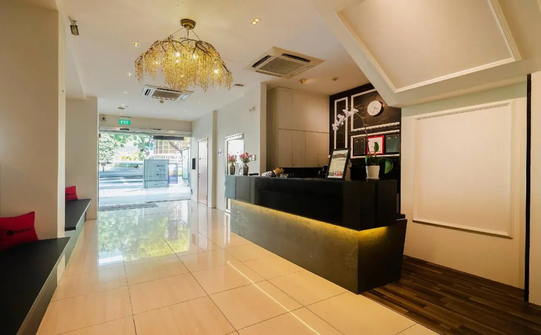 Victoria Hotel, a NuVe Group Collection