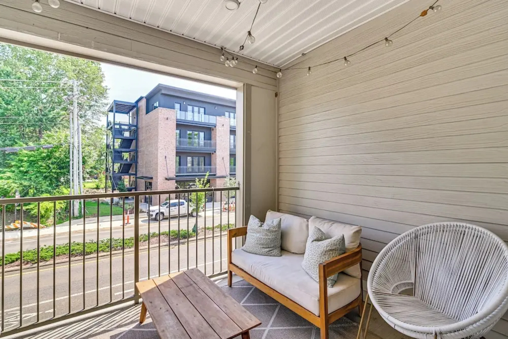 Cotton District Condo: Walkable Spot for Game Day!