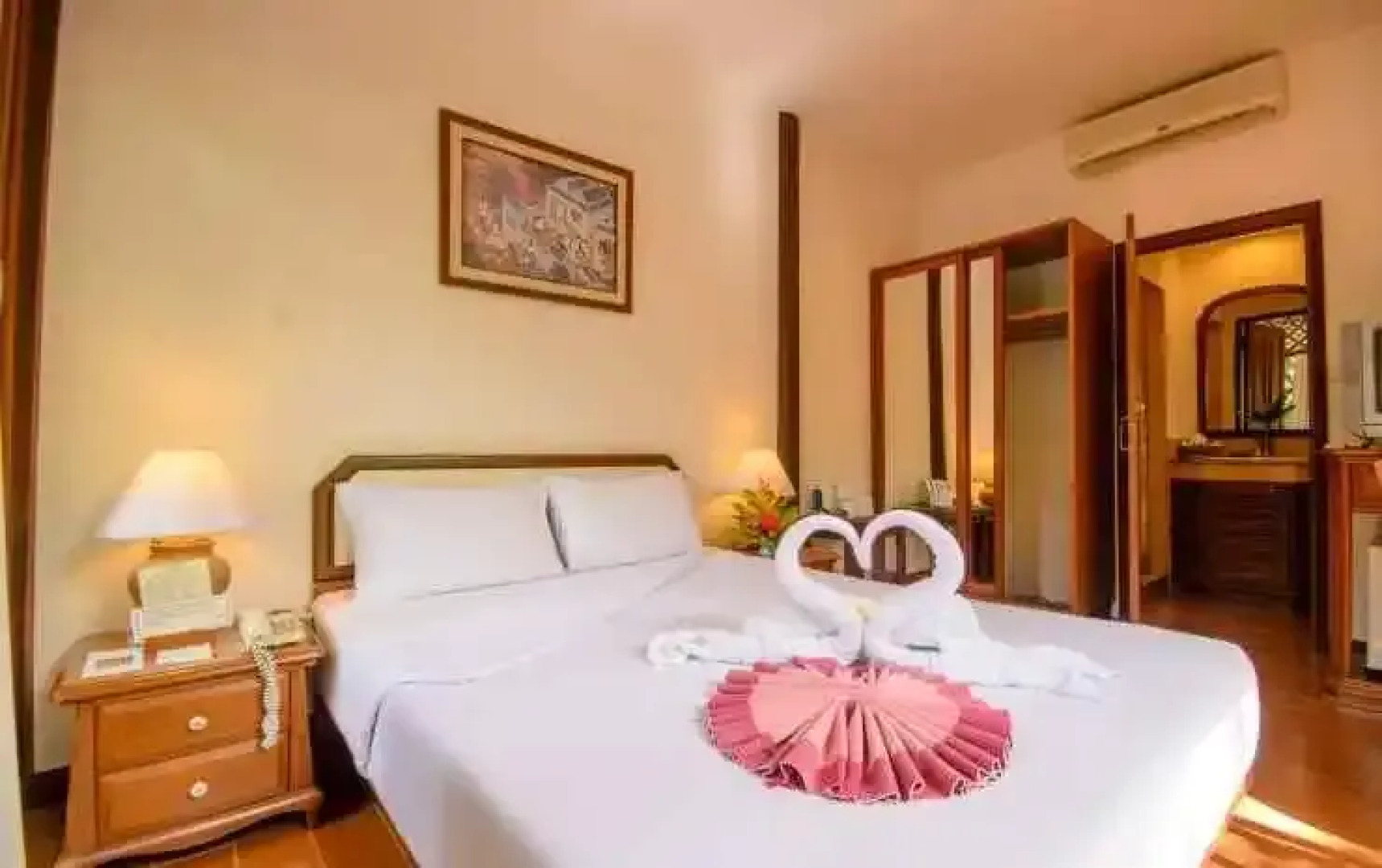 Petchvarin Resort and Spa