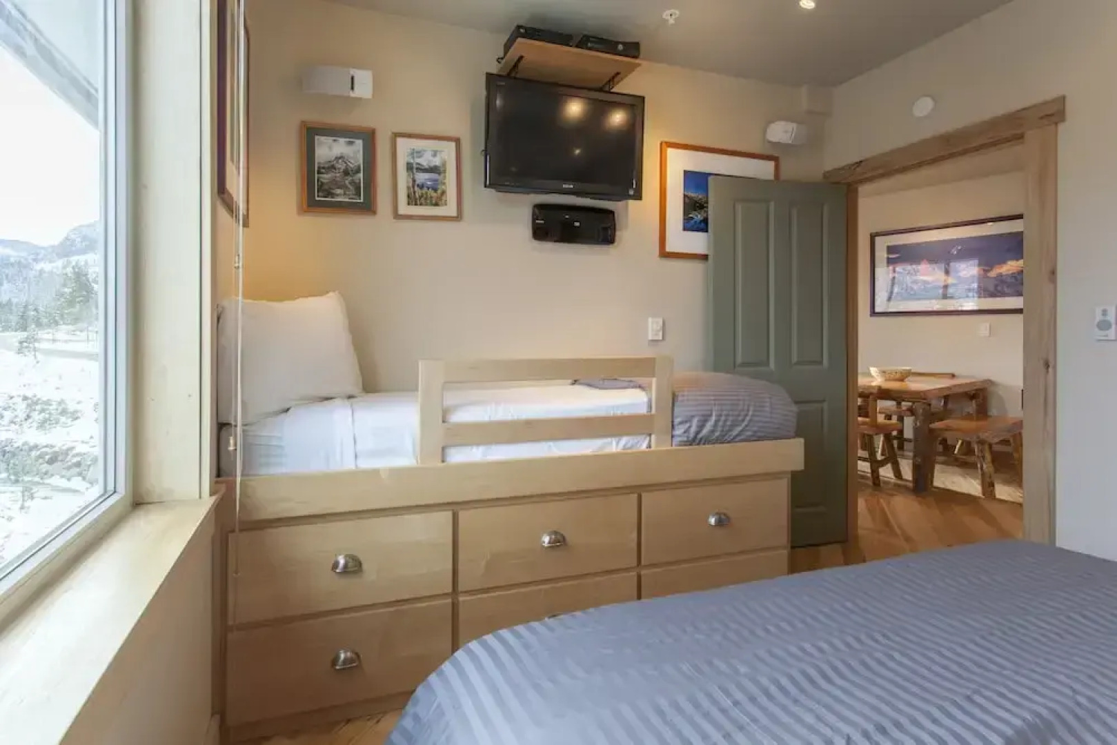 Juniper Springs Lodge by Mammoth Five Star