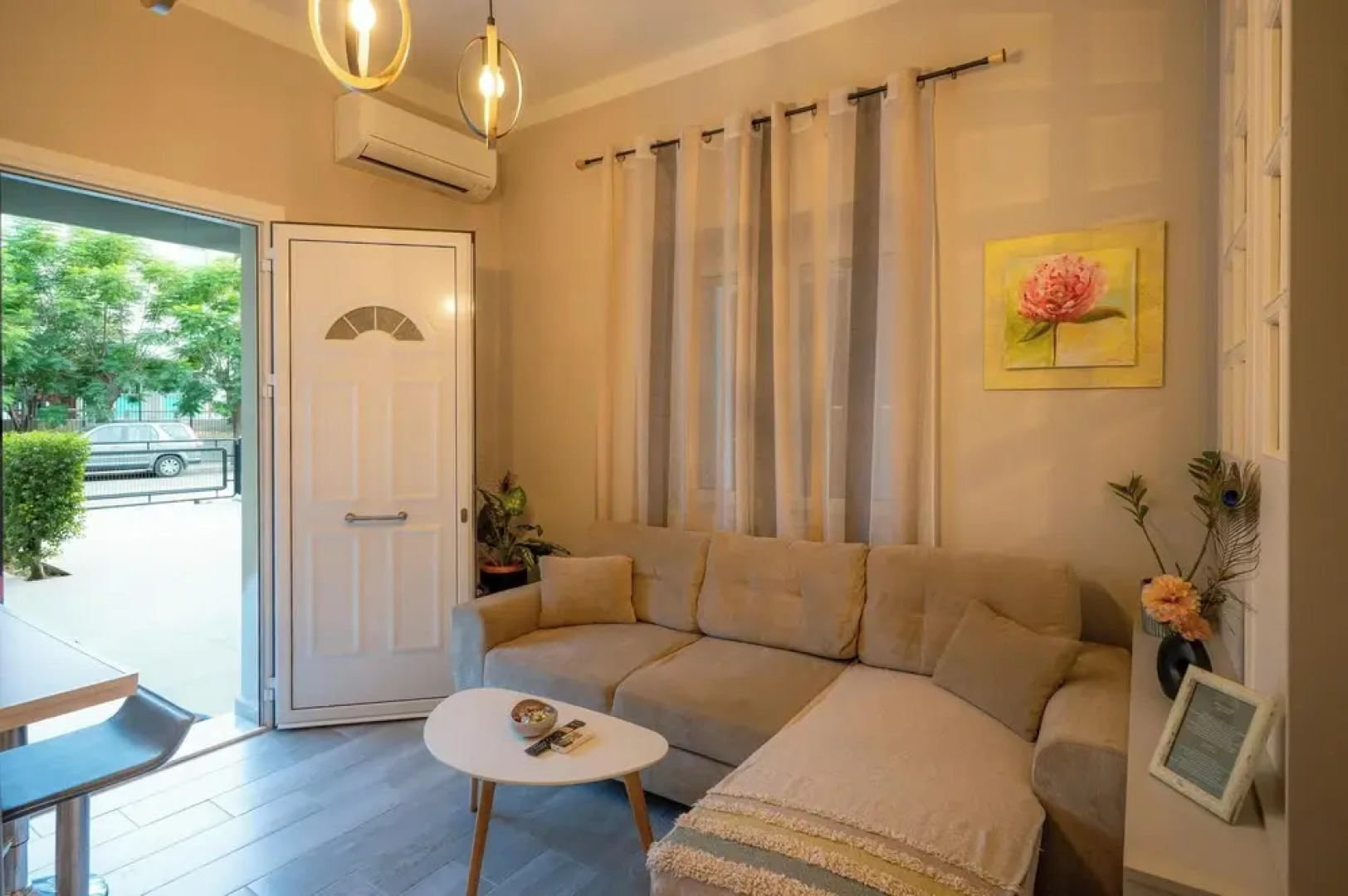 Peacock's Apartments