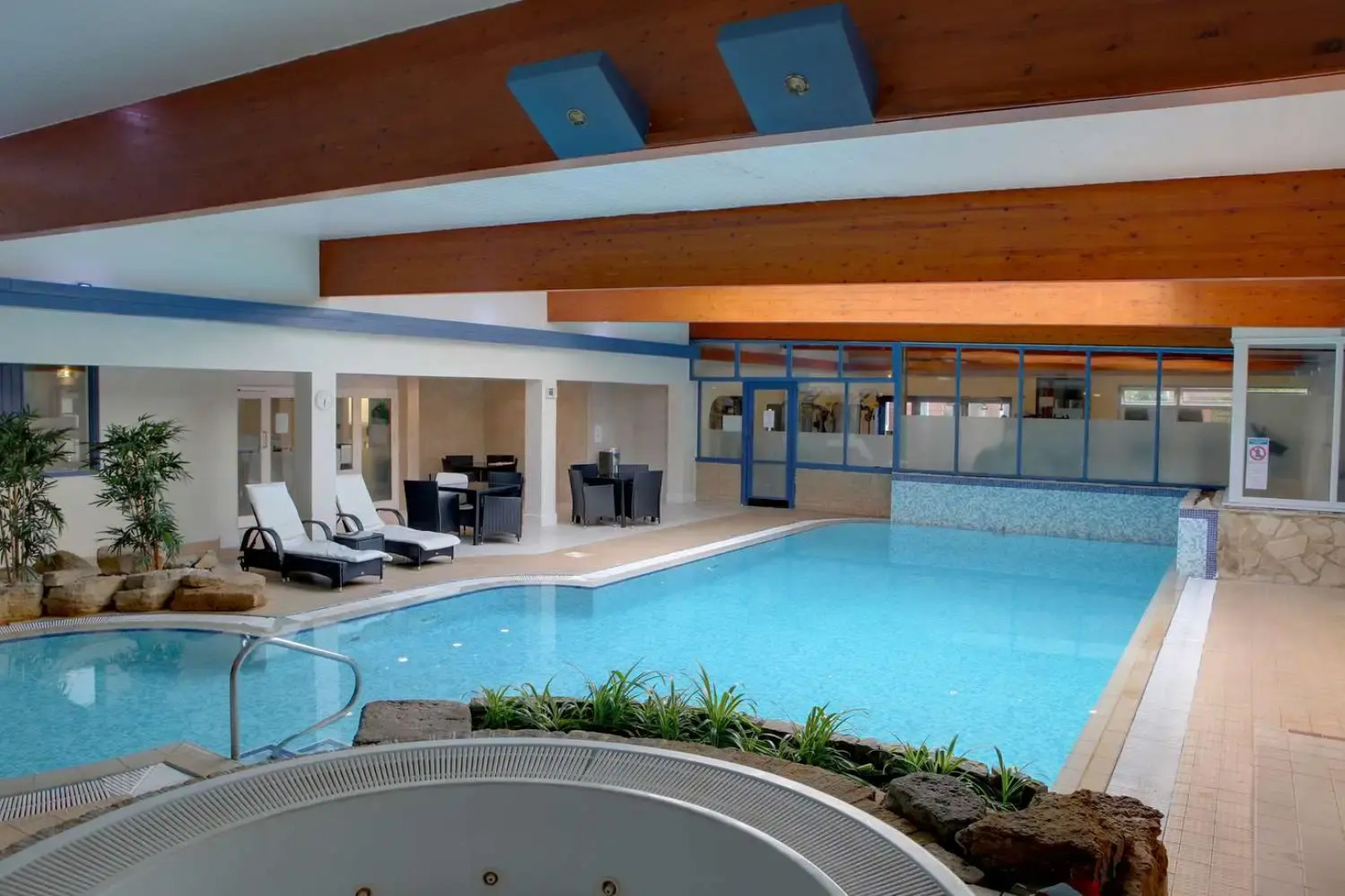 Parkmore Hotel & Leisure Club
