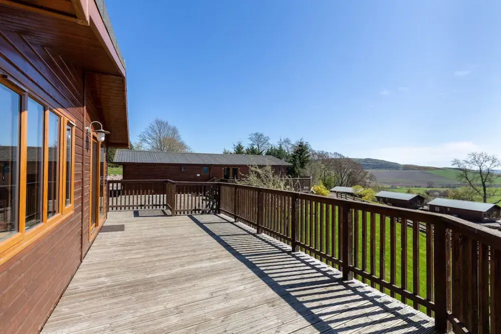 Woodpecker Lodge With Hot Tub Near Cupar, Fife