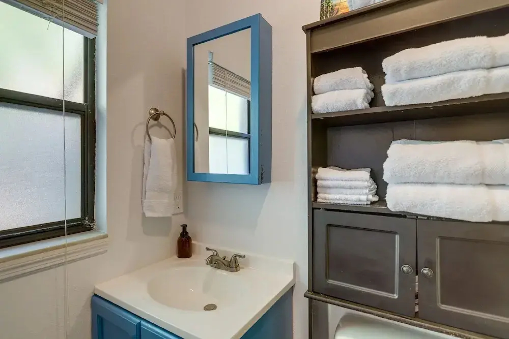 Breezy Cape Canaveral Townhome ~ 1 Mi to Beach!