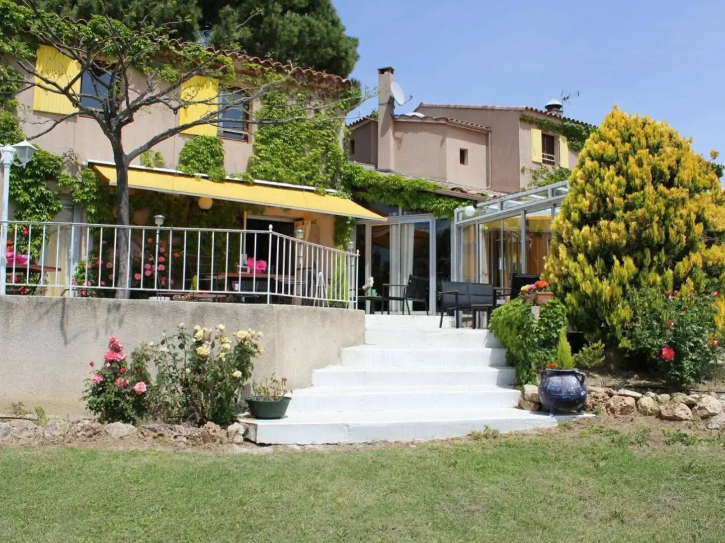 Hostellerie Du Luberon
