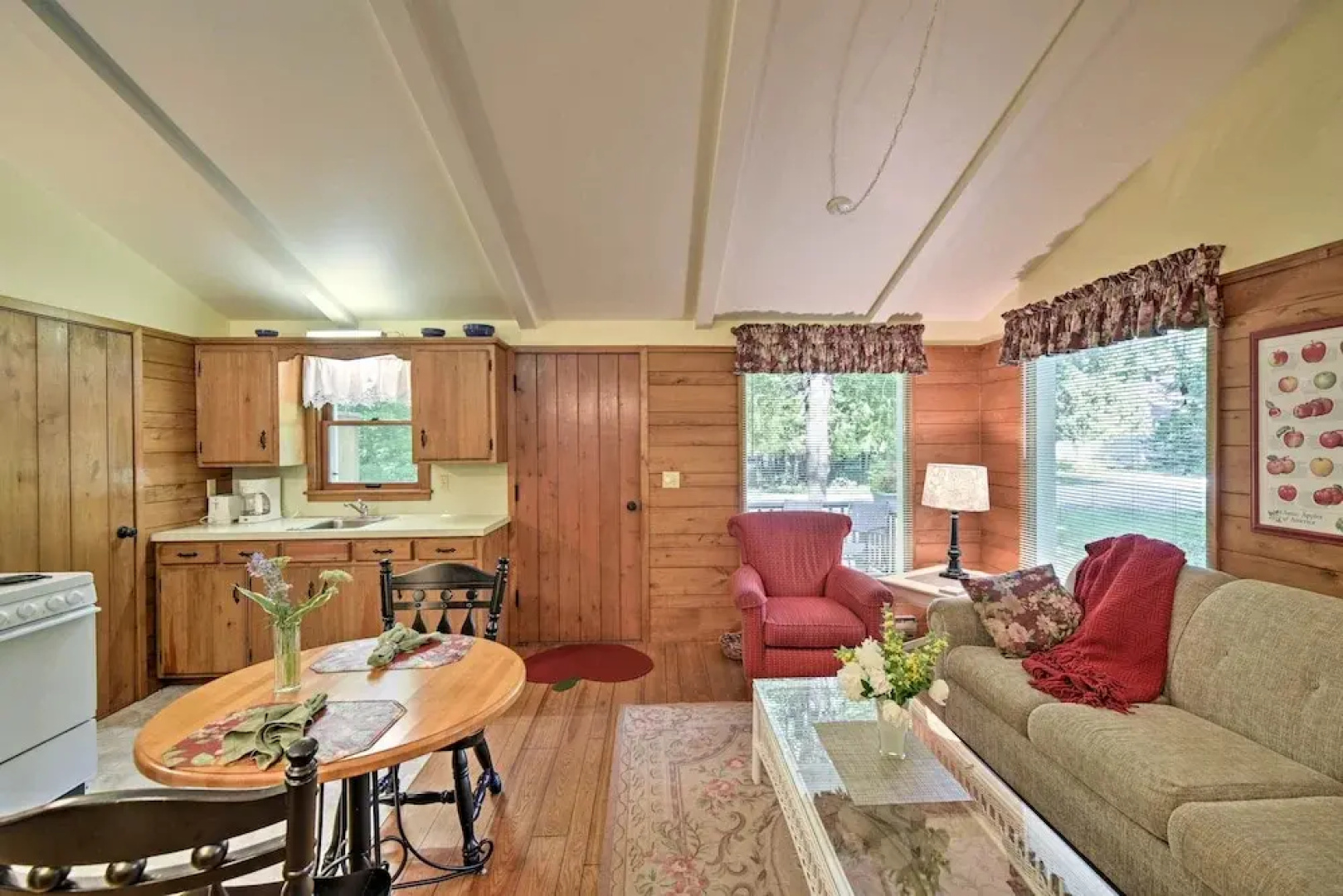 Cozy Cottage Duplex: Walk to Peninsula State Park!