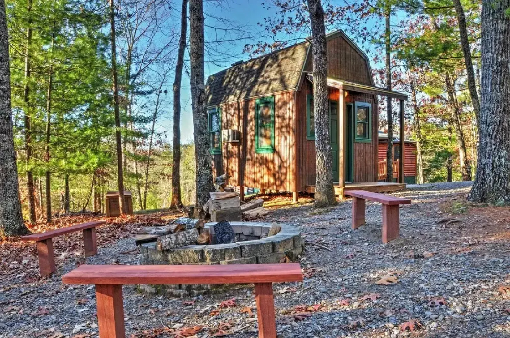 Rustic Cabin w/ Hot Tub: 2 Mi to Unicoi State Park