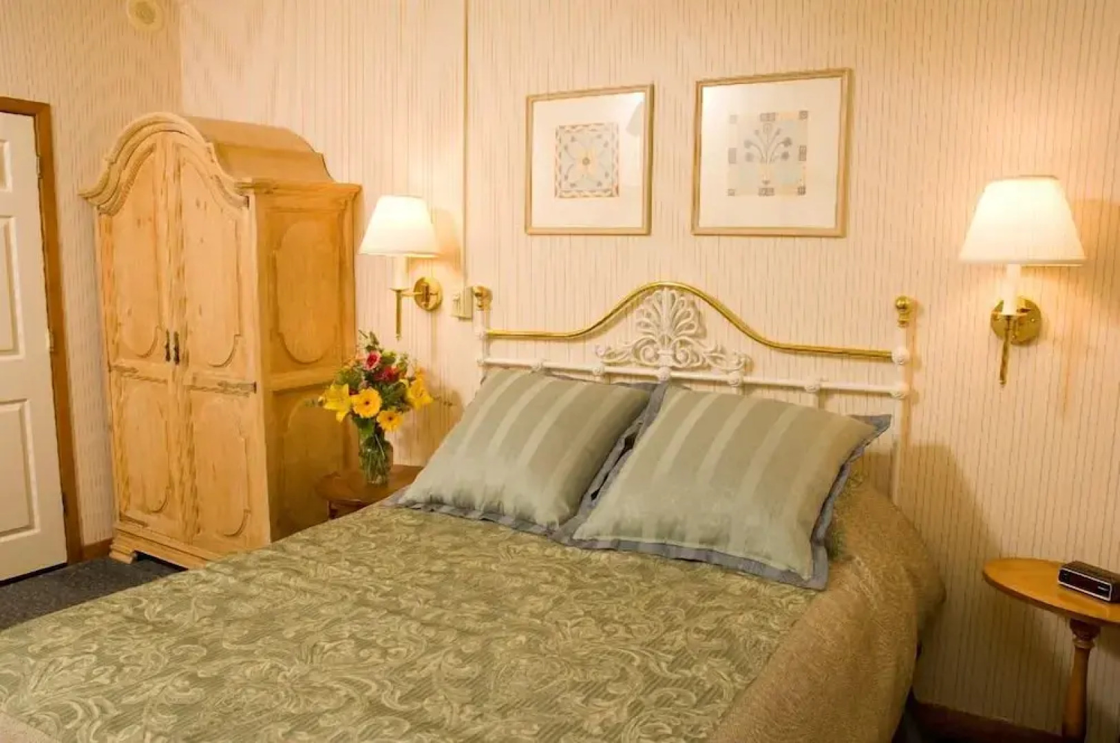 GetAways at Olympic Village Inn