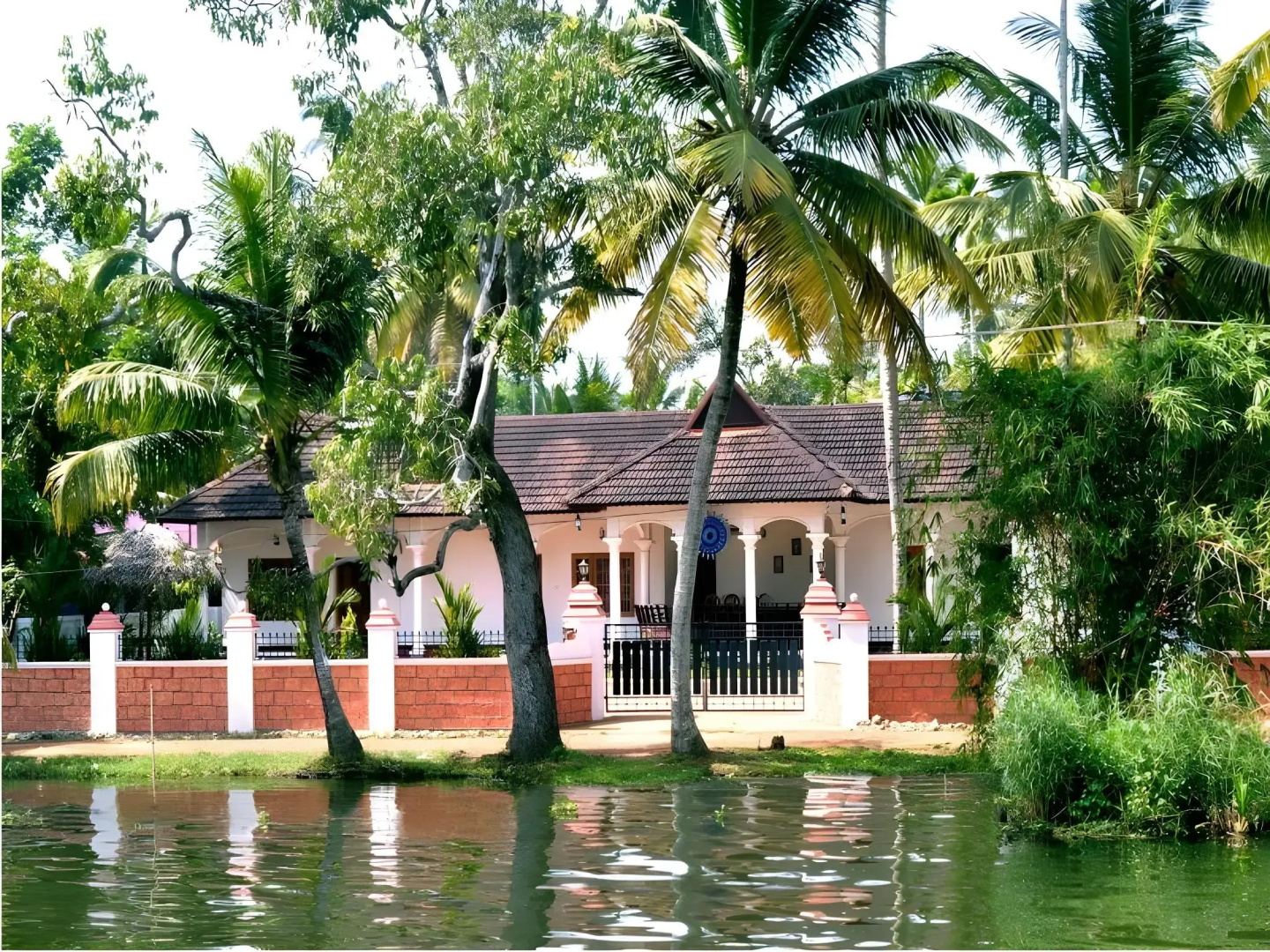 Sunny Days Homestay Alleppey