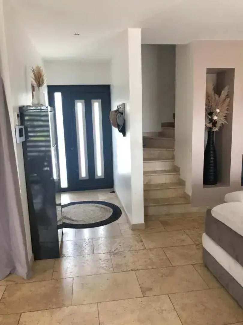 Villa moderne avec piscine