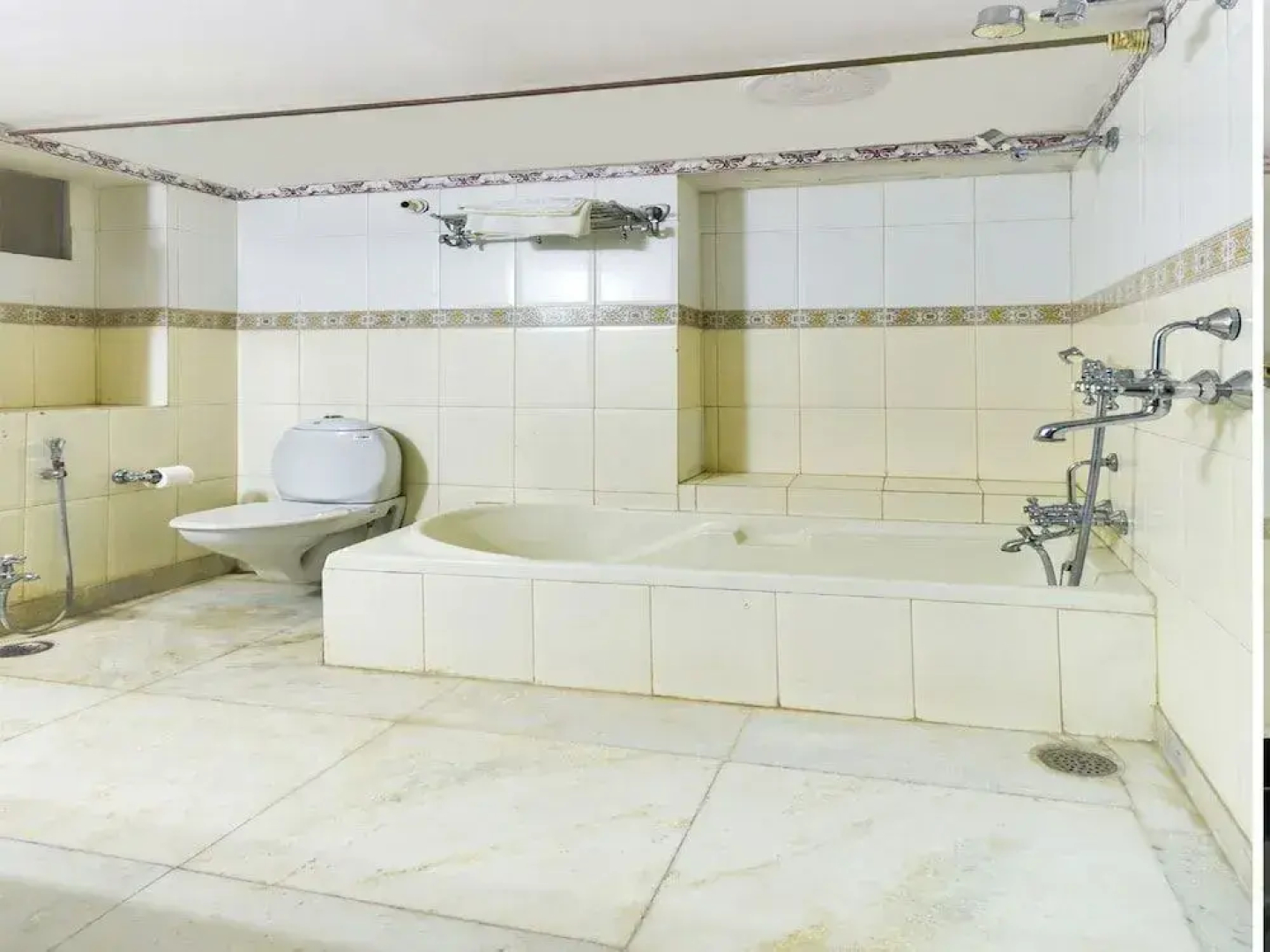 Oyo 46031 Singhasan Haveli