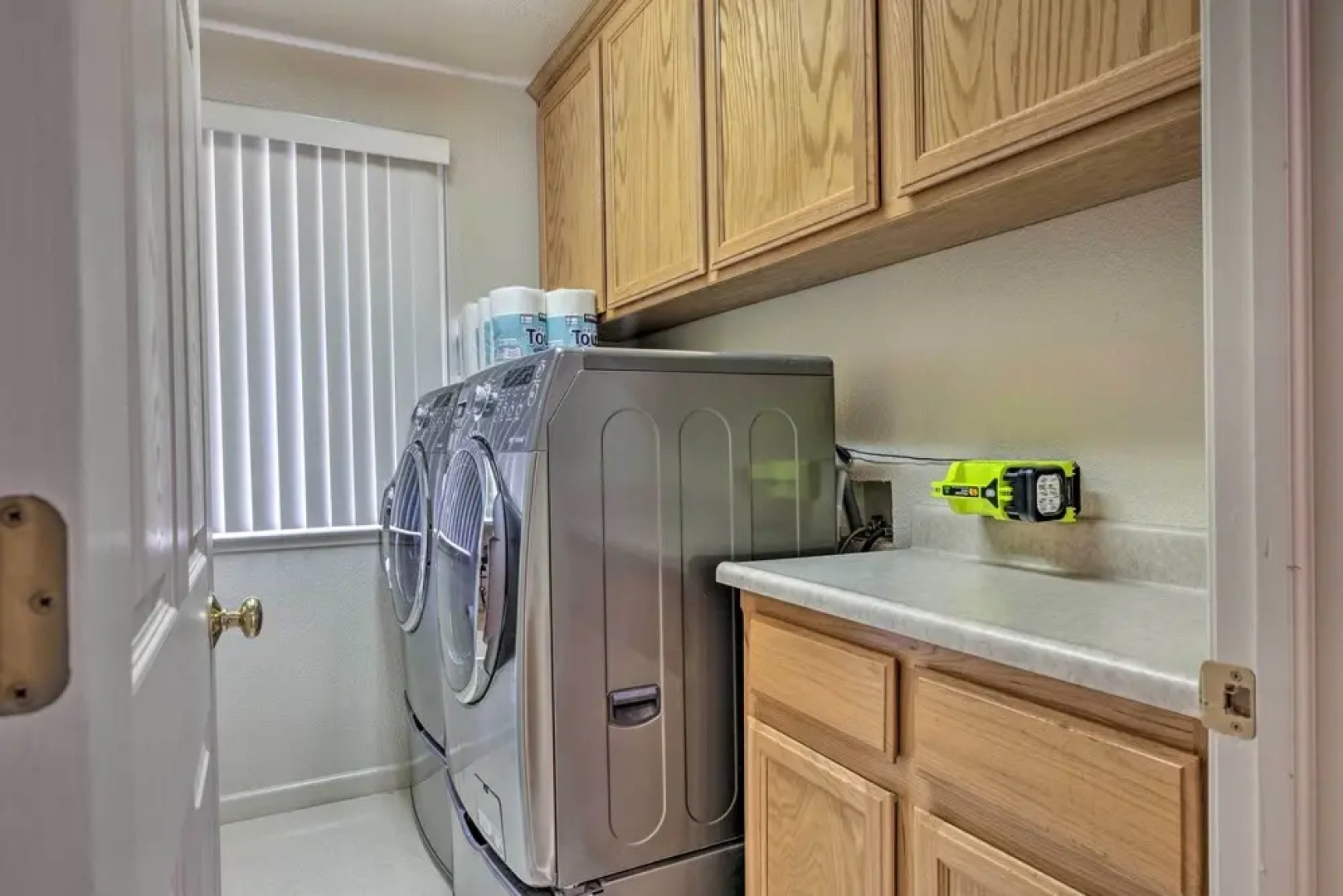 Woodsy Groveland Cabin w/ Deck < 3 Mi to Lake