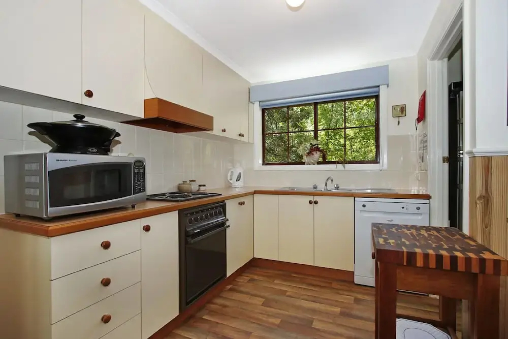 Kookaburra's Nook - pet friendly with pool