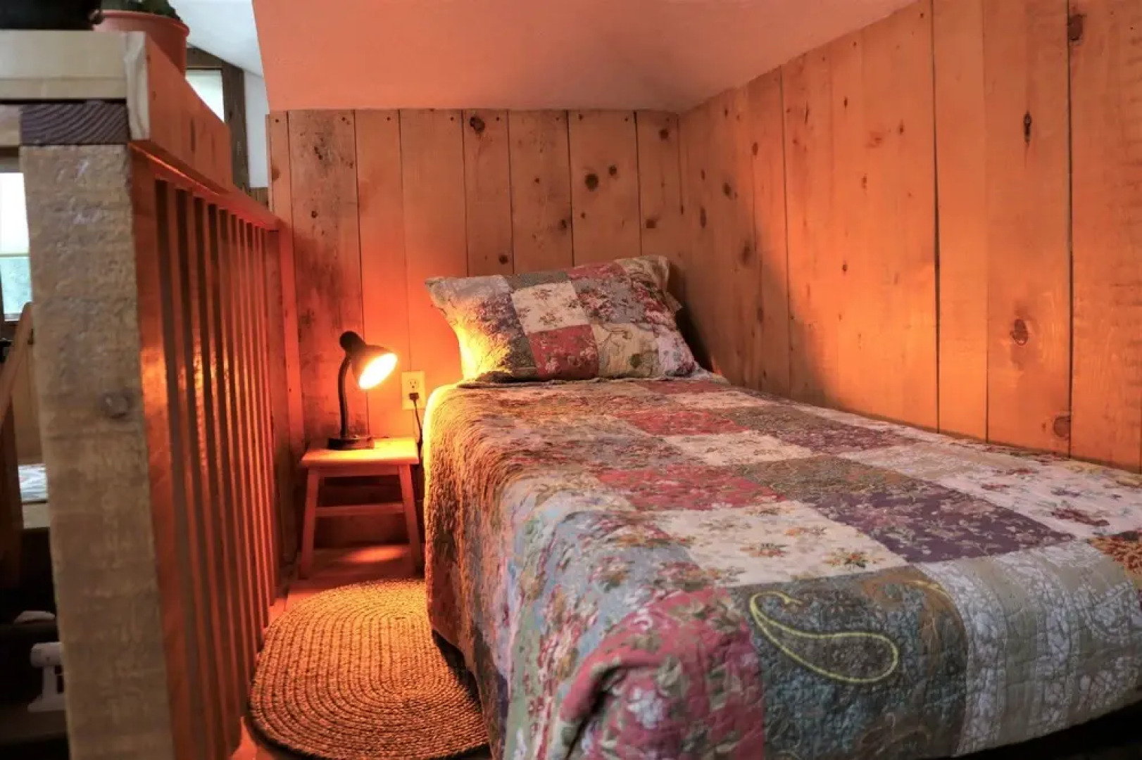 River Stone Inn & Gallery