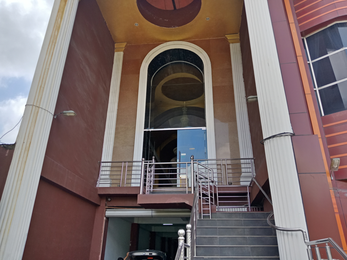 OYO 2574 Z Suites Hotel
